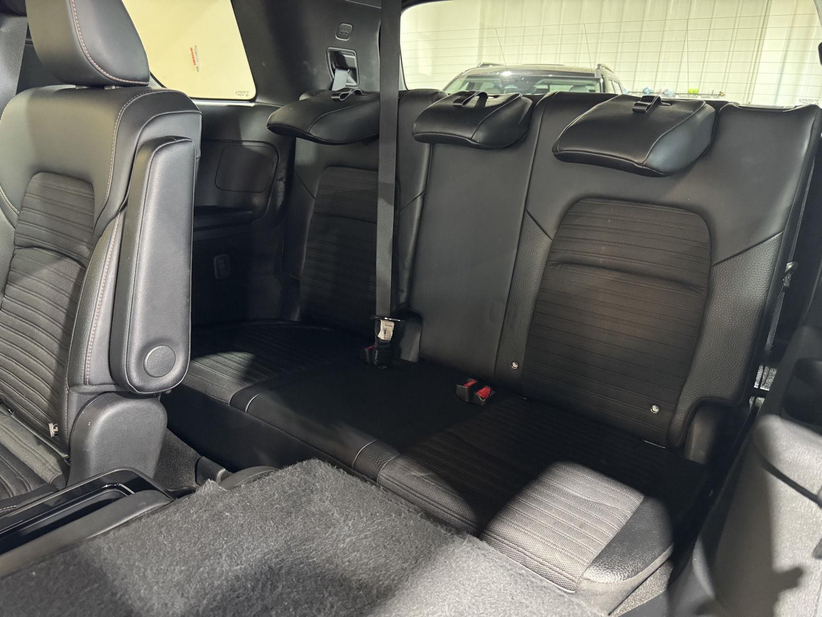 Vehicle photo 32