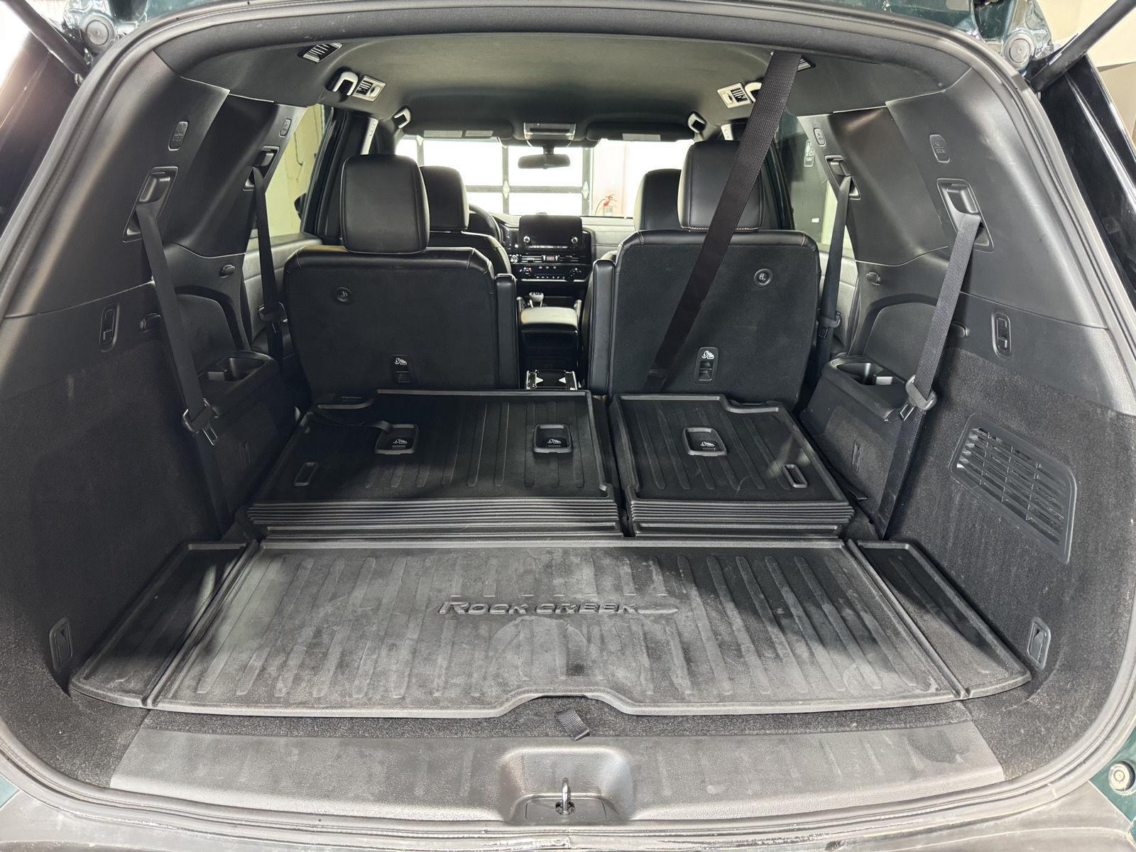 Vehicle photo 43