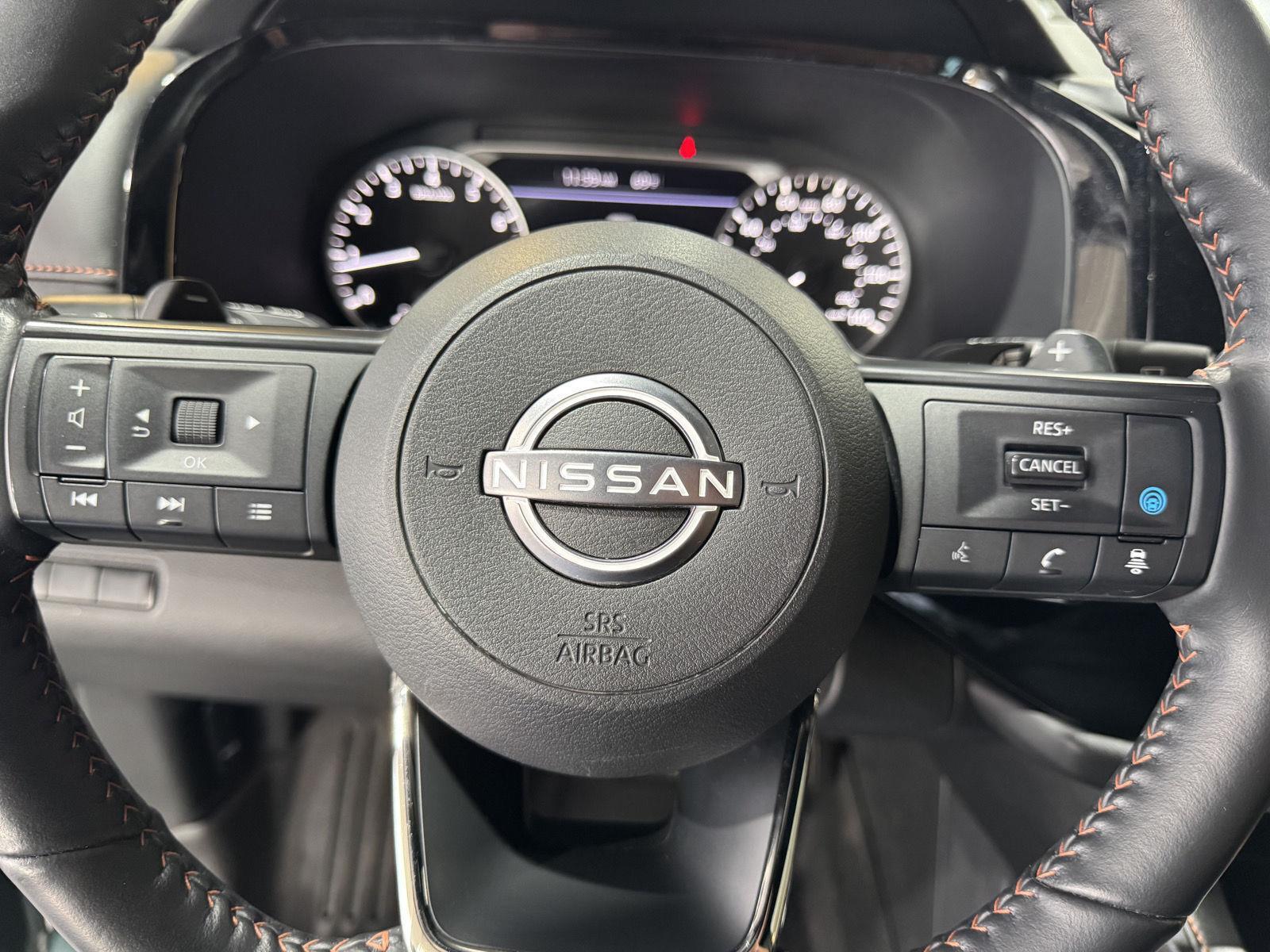 Vehicle photo 14