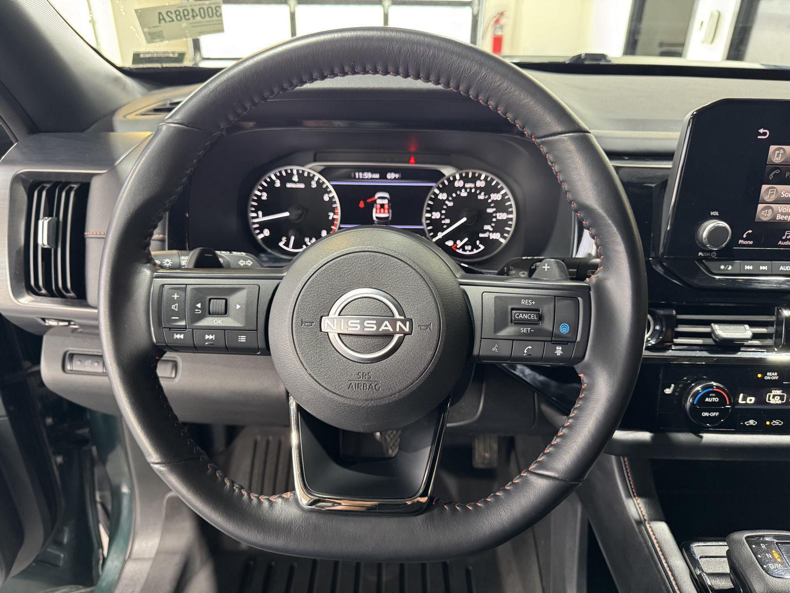 Vehicle photo 13