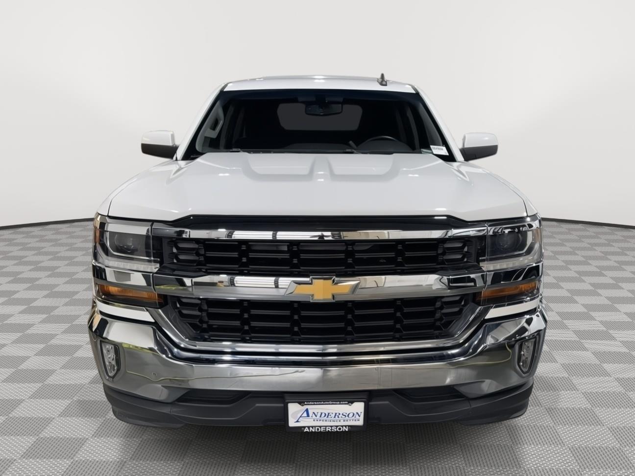 Vehicle photo 4