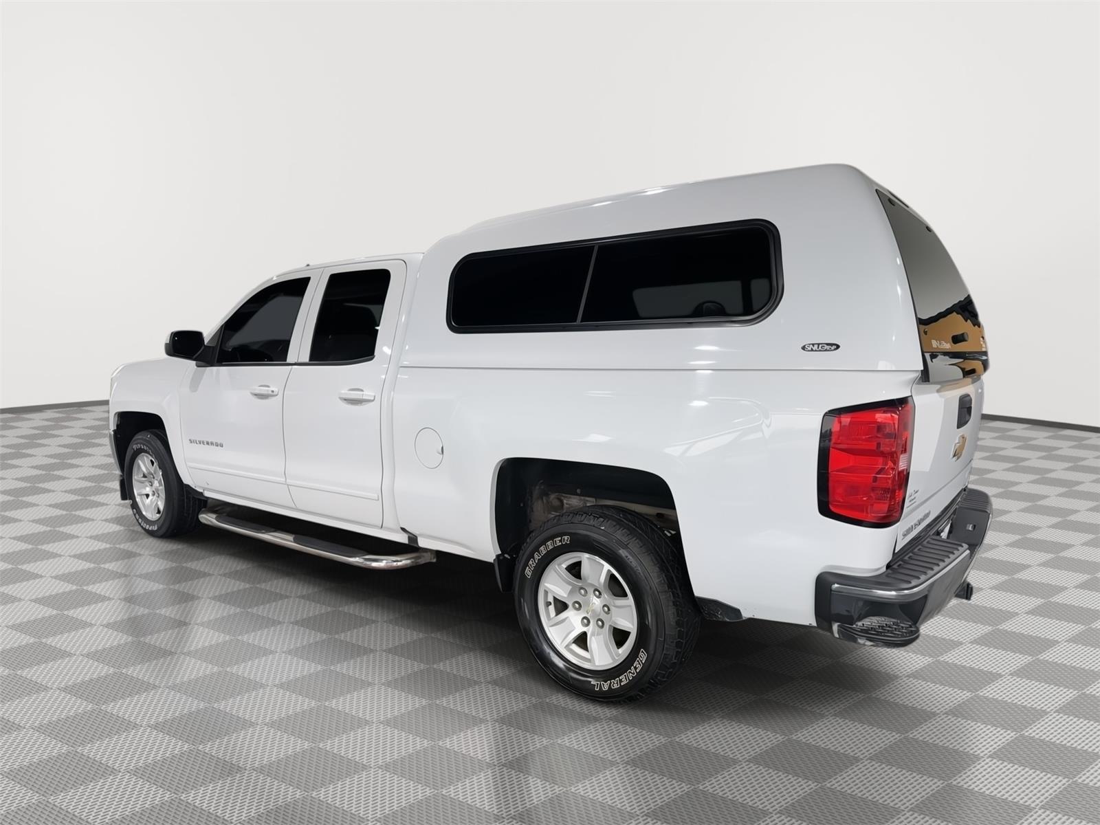 Vehicle photo 8