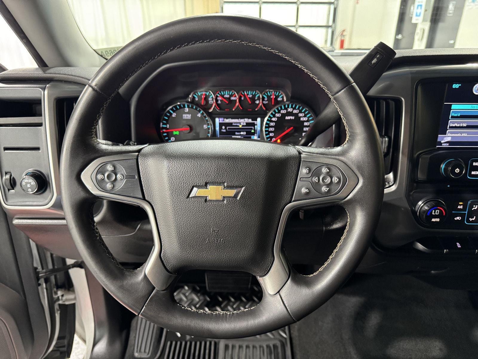 Vehicle photo 11
