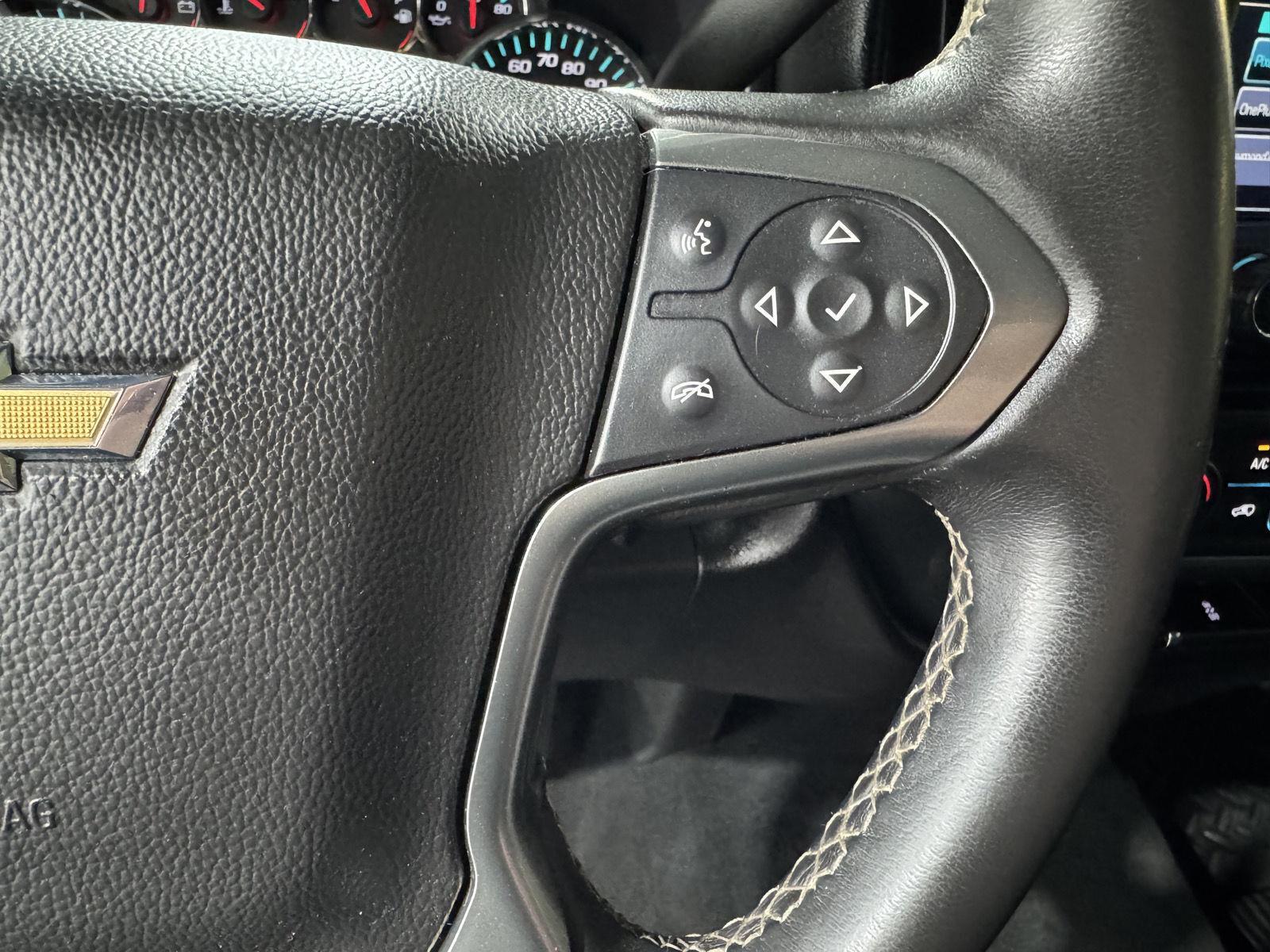 Vehicle photo 14