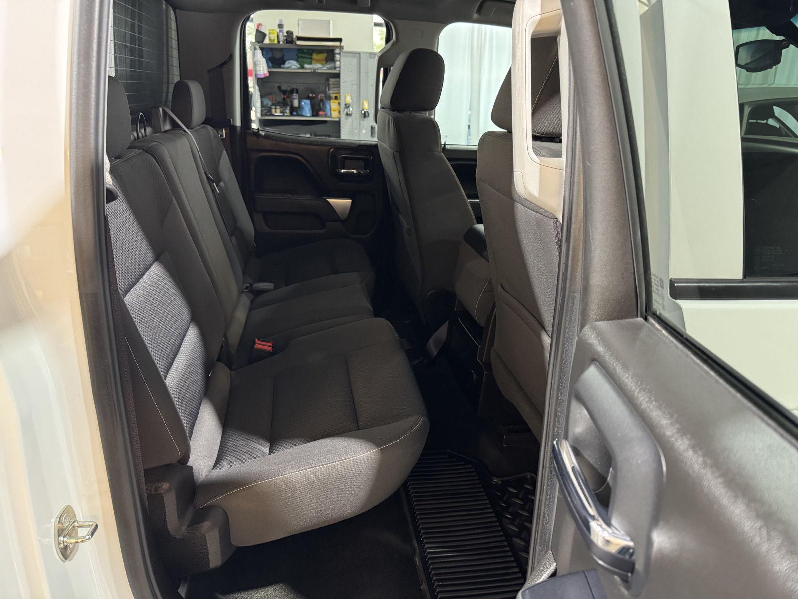 Vehicle photo 27