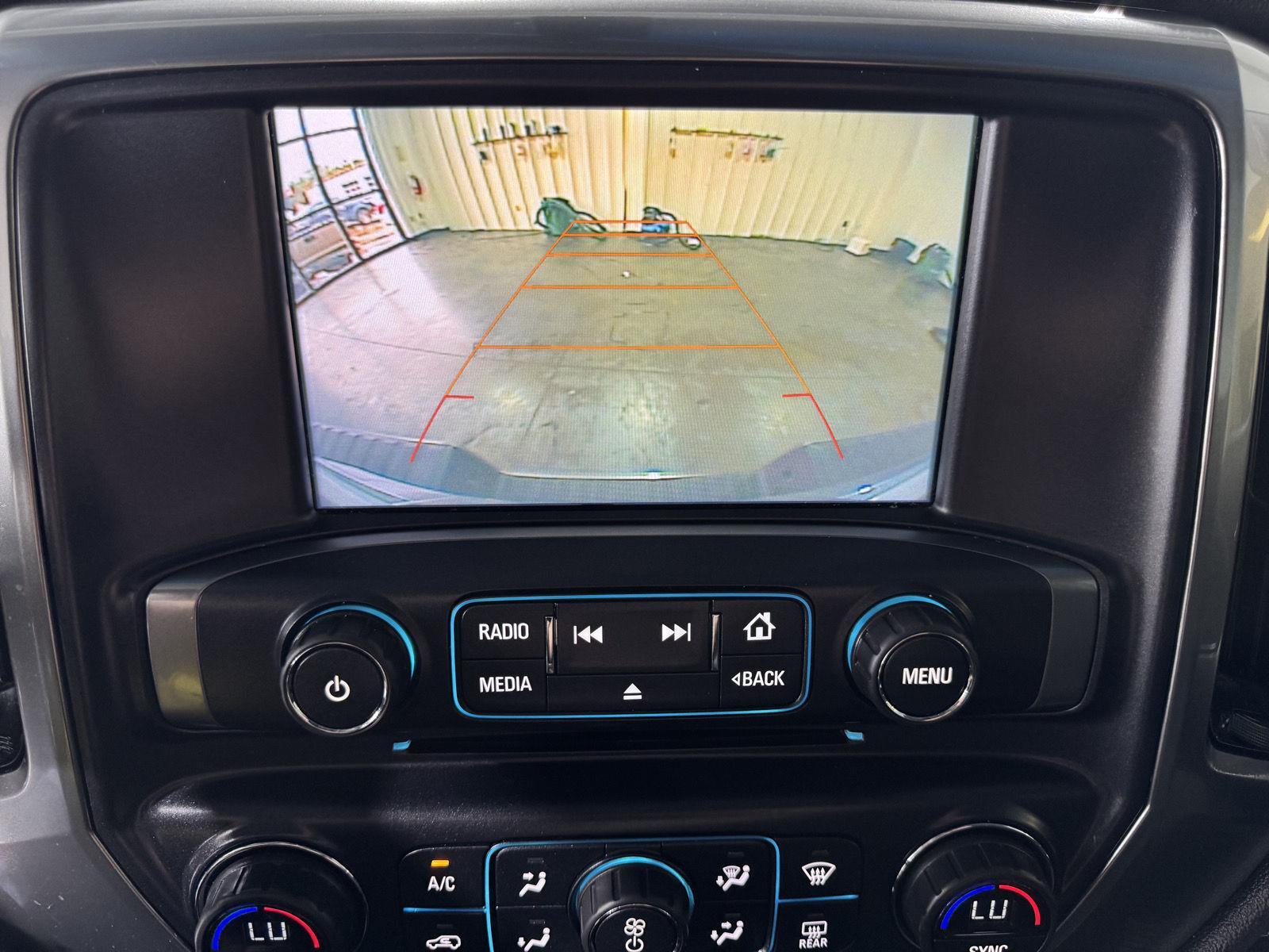 Vehicle photo 33