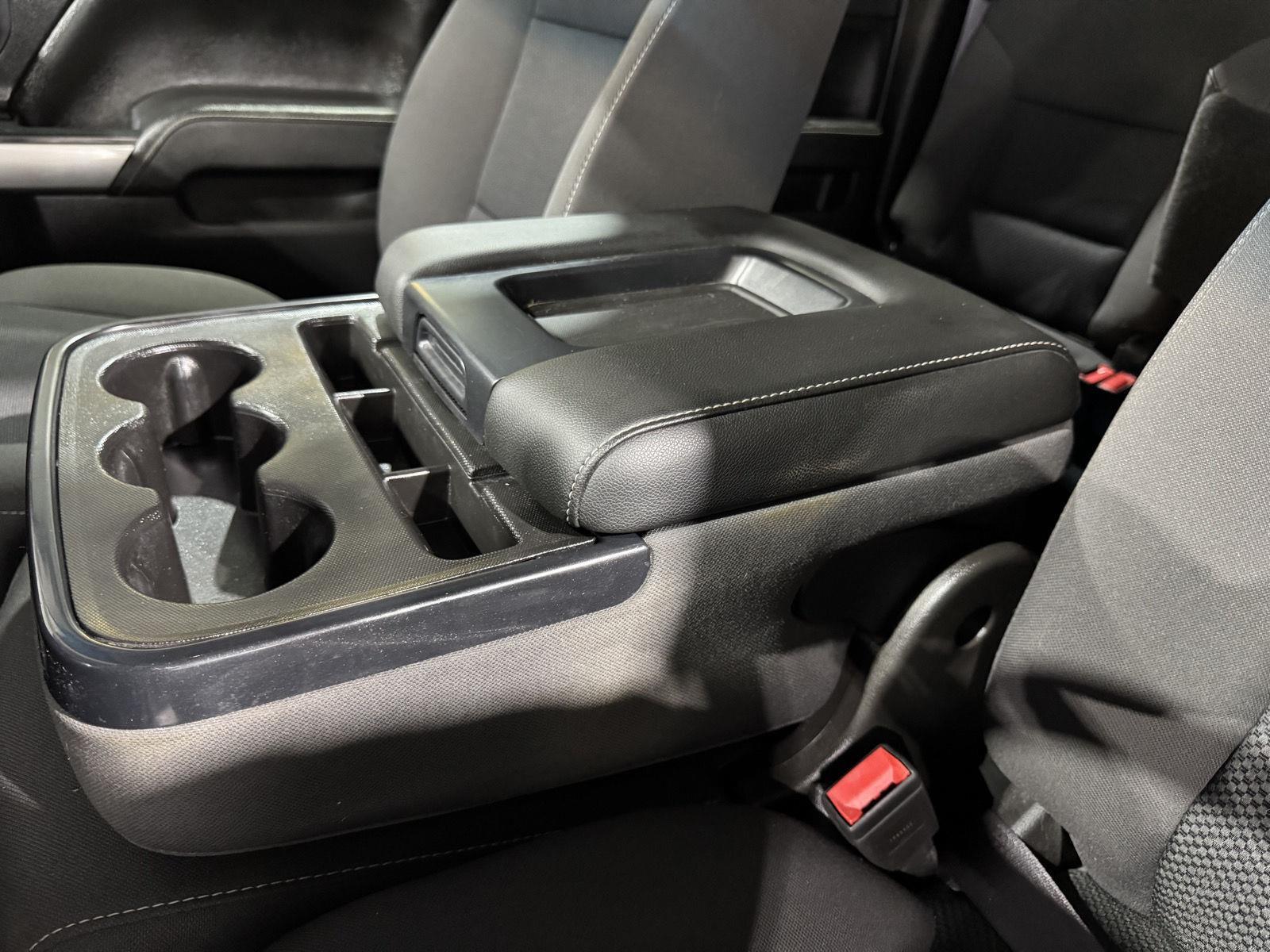 Vehicle photo 34