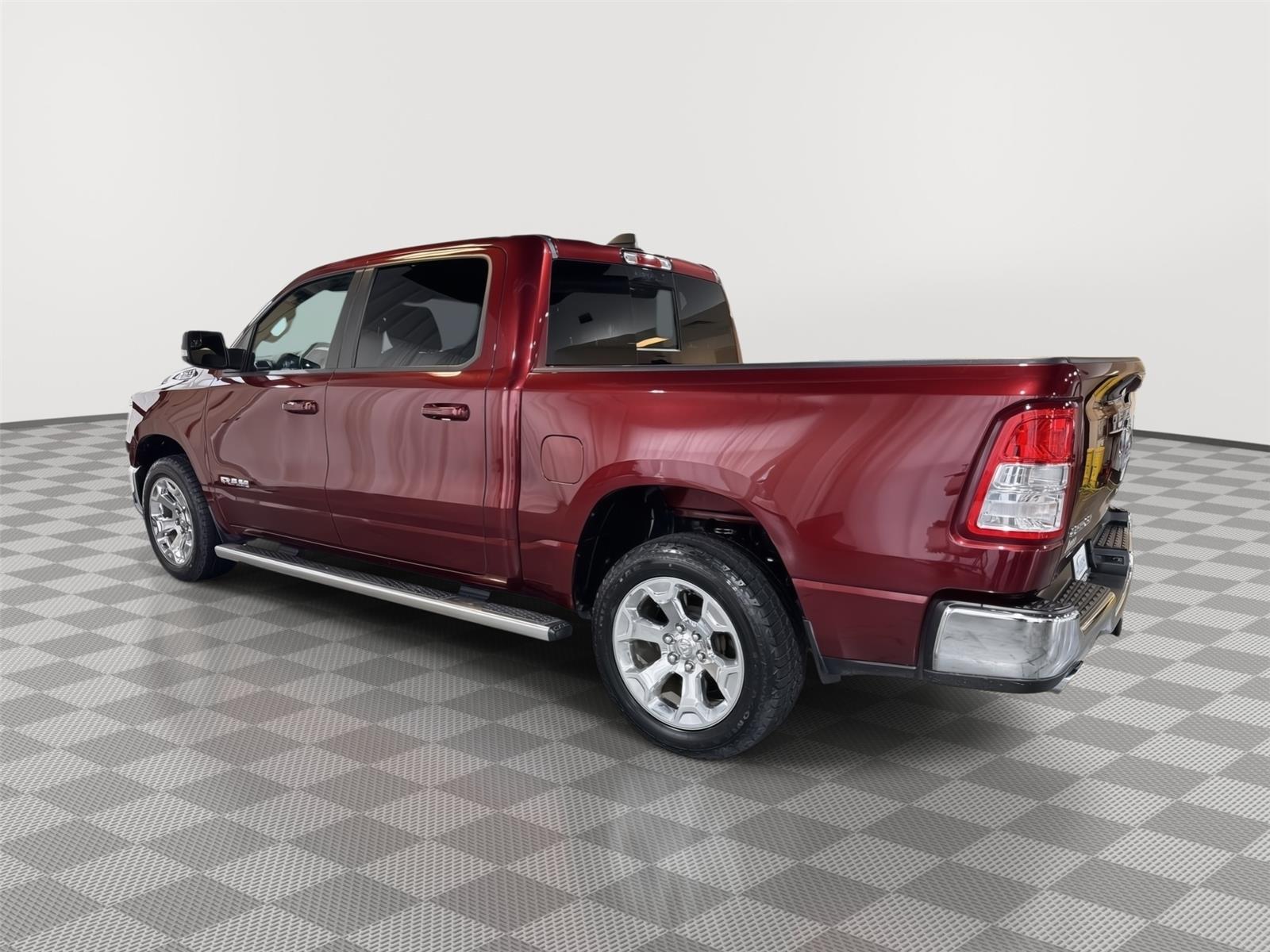 Vehicle photo 9