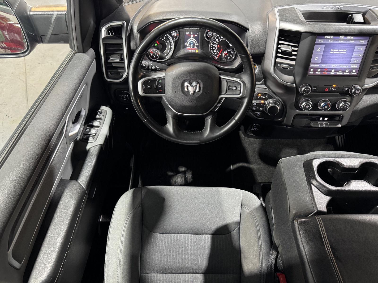 Vehicle photo 21