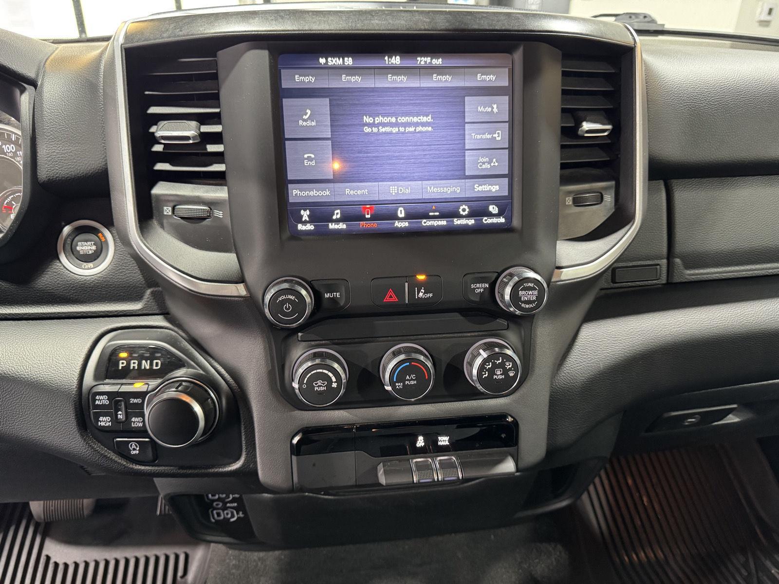 Vehicle photo 28