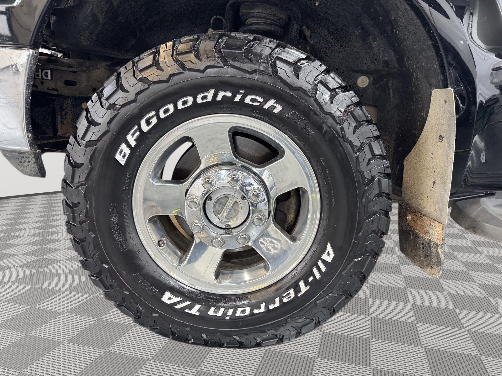 Vehicle photo 10