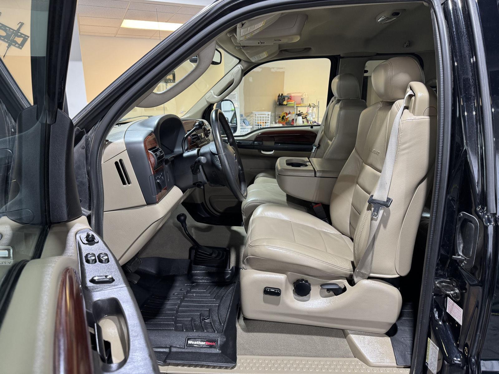 Vehicle photo 19