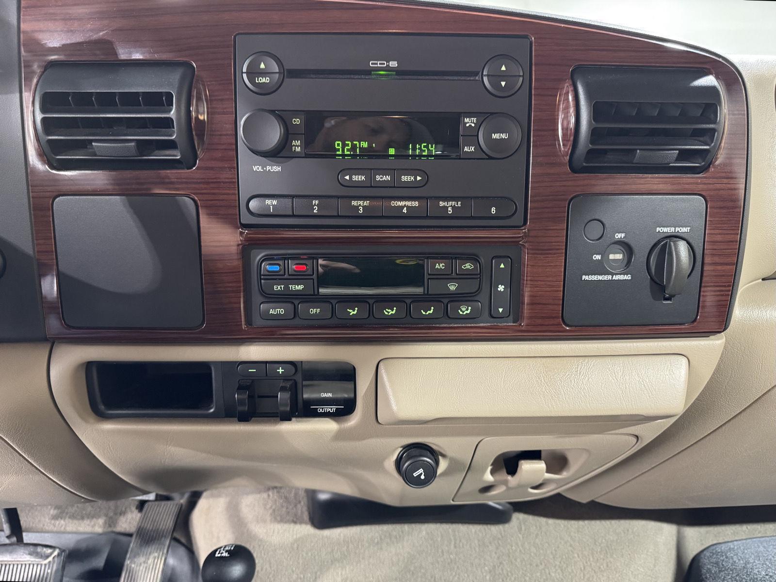 Vehicle photo 31