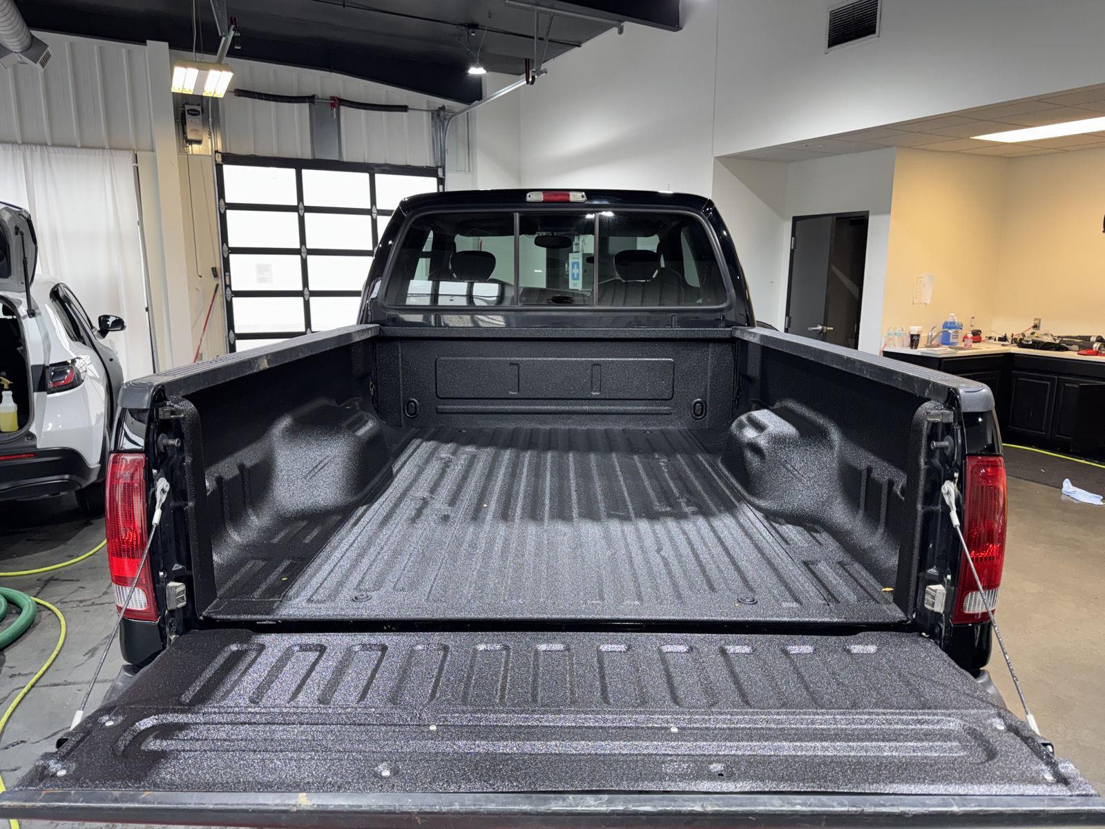 Vehicle photo 37