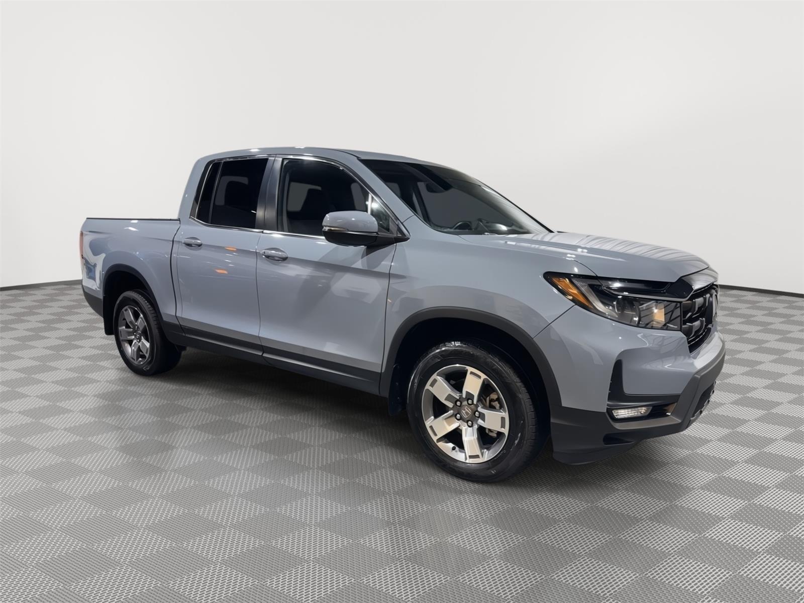 Vehicle photo 6