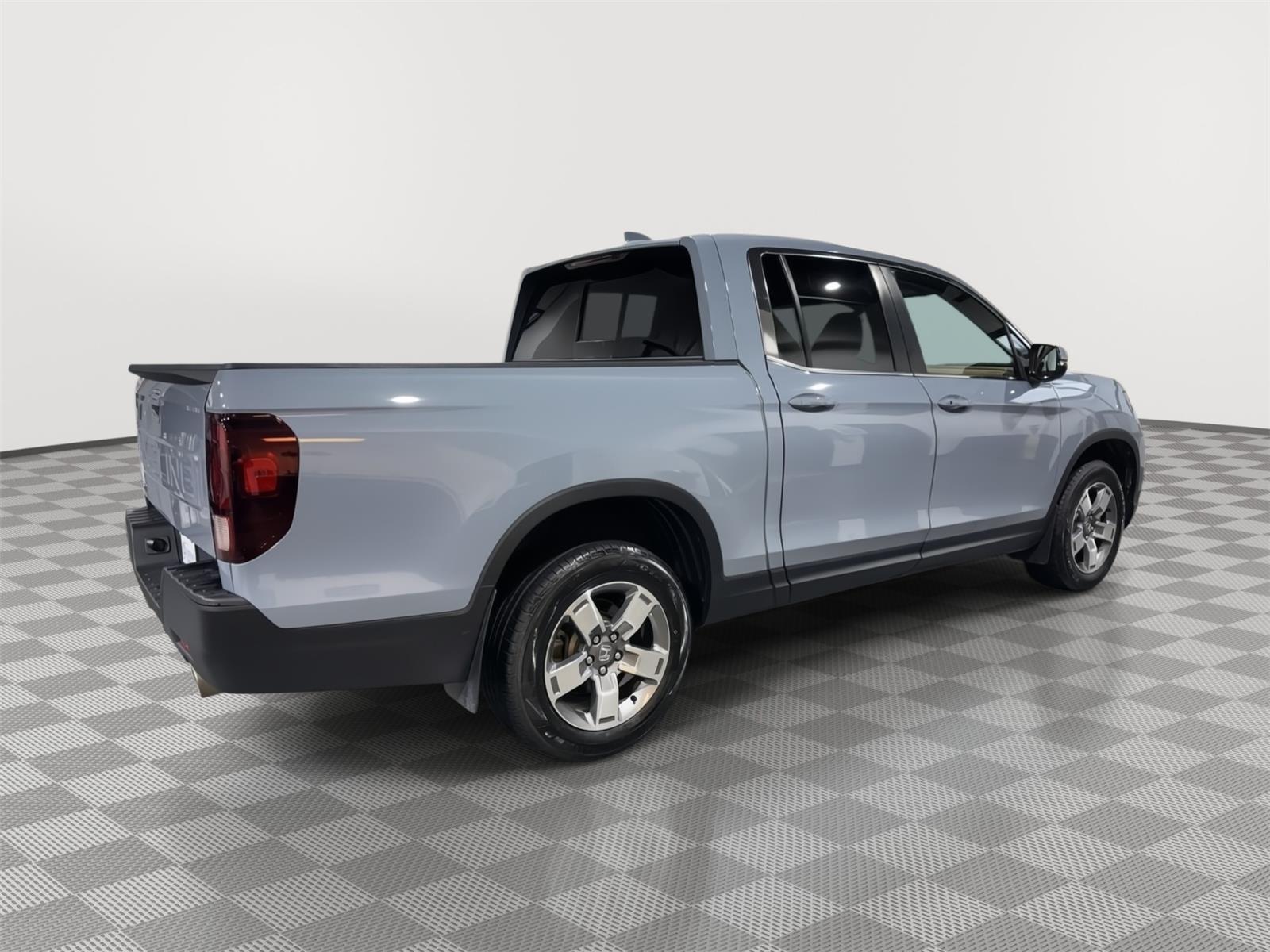 Vehicle photo 8