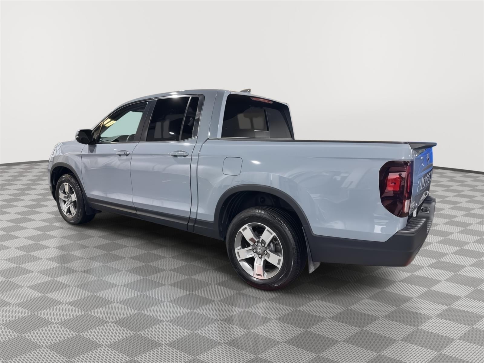Vehicle photo 10
