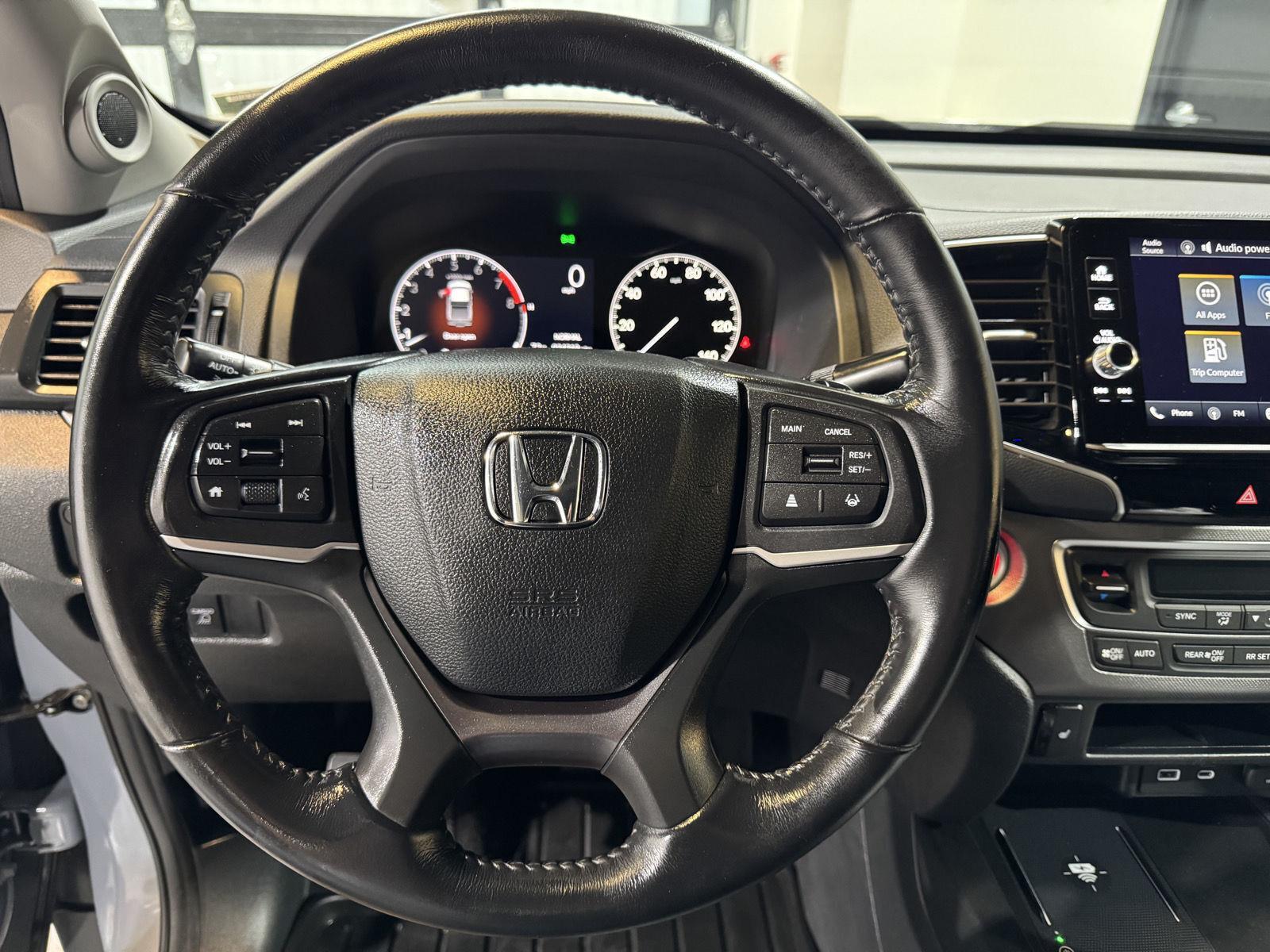 Vehicle photo 13