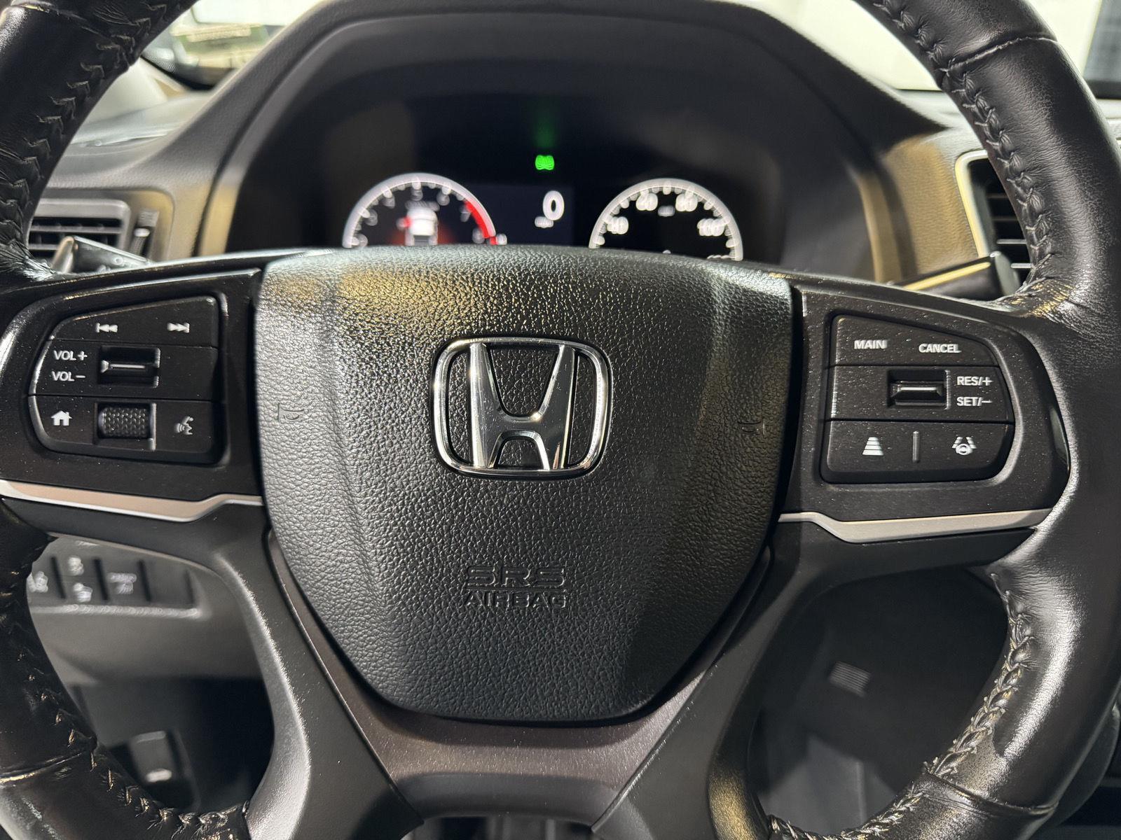 Vehicle photo 14
