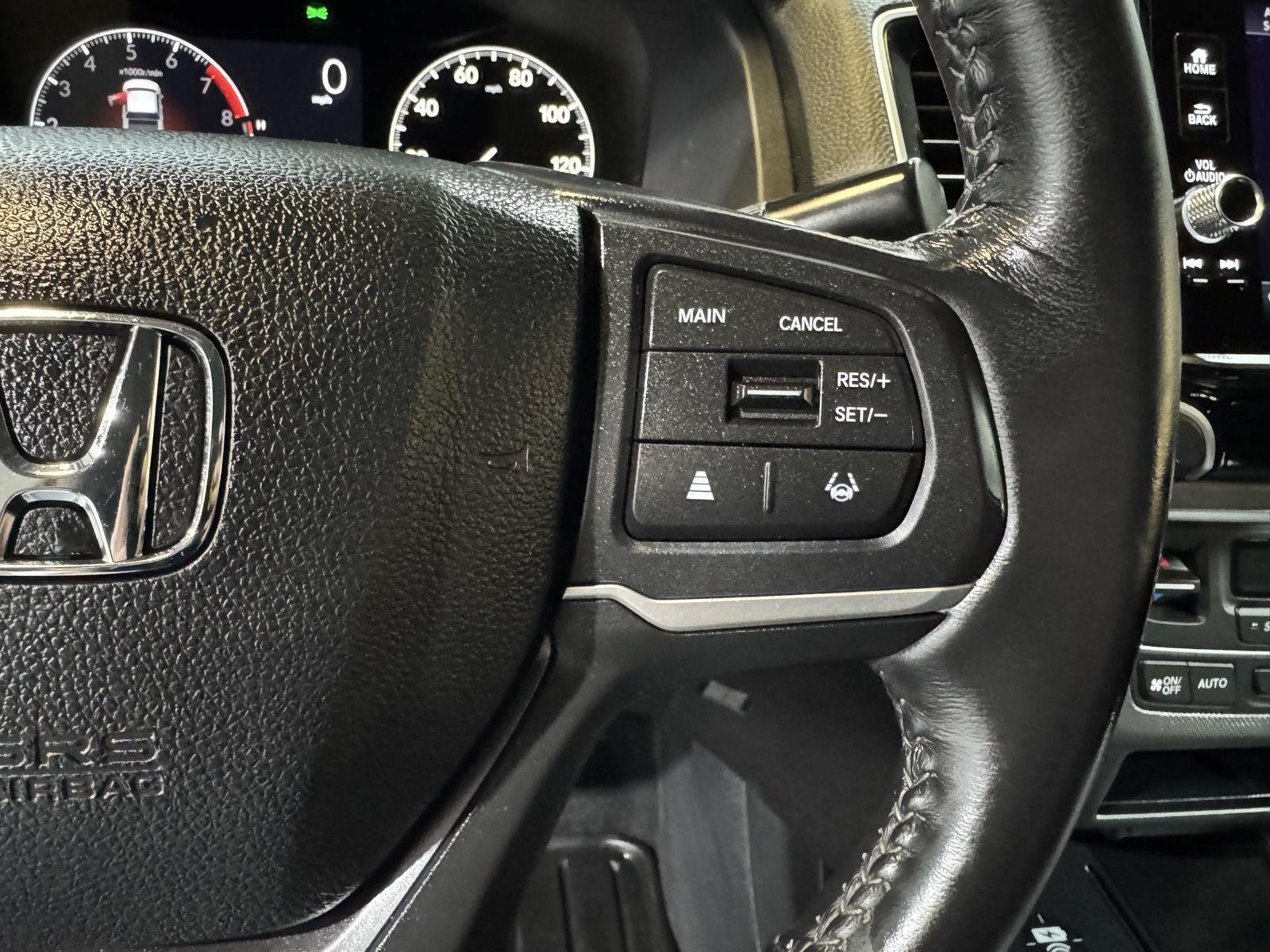 Vehicle photo 16