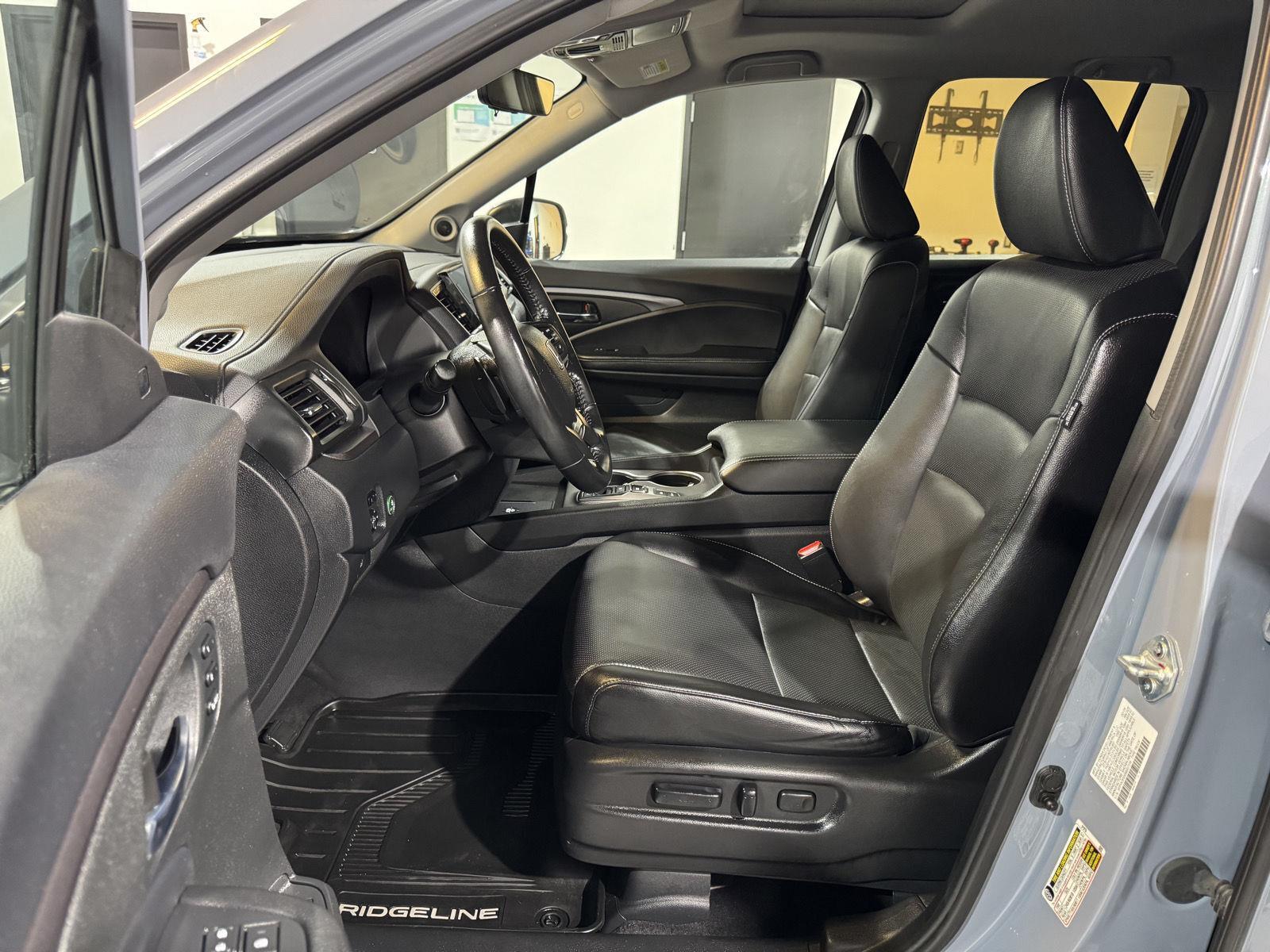Vehicle photo 20