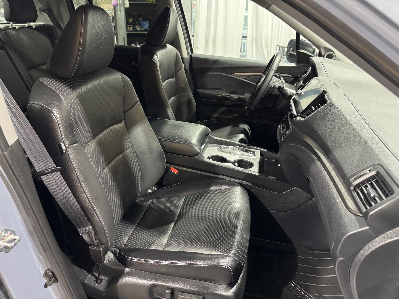 Vehicle photo 27