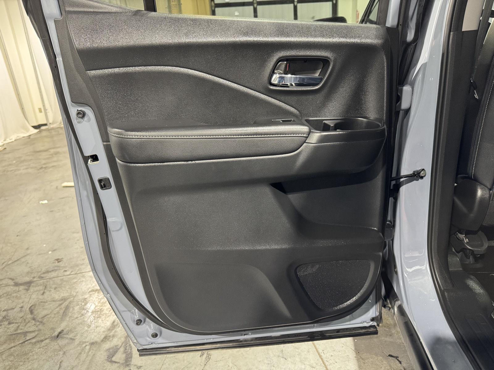Vehicle photo 31