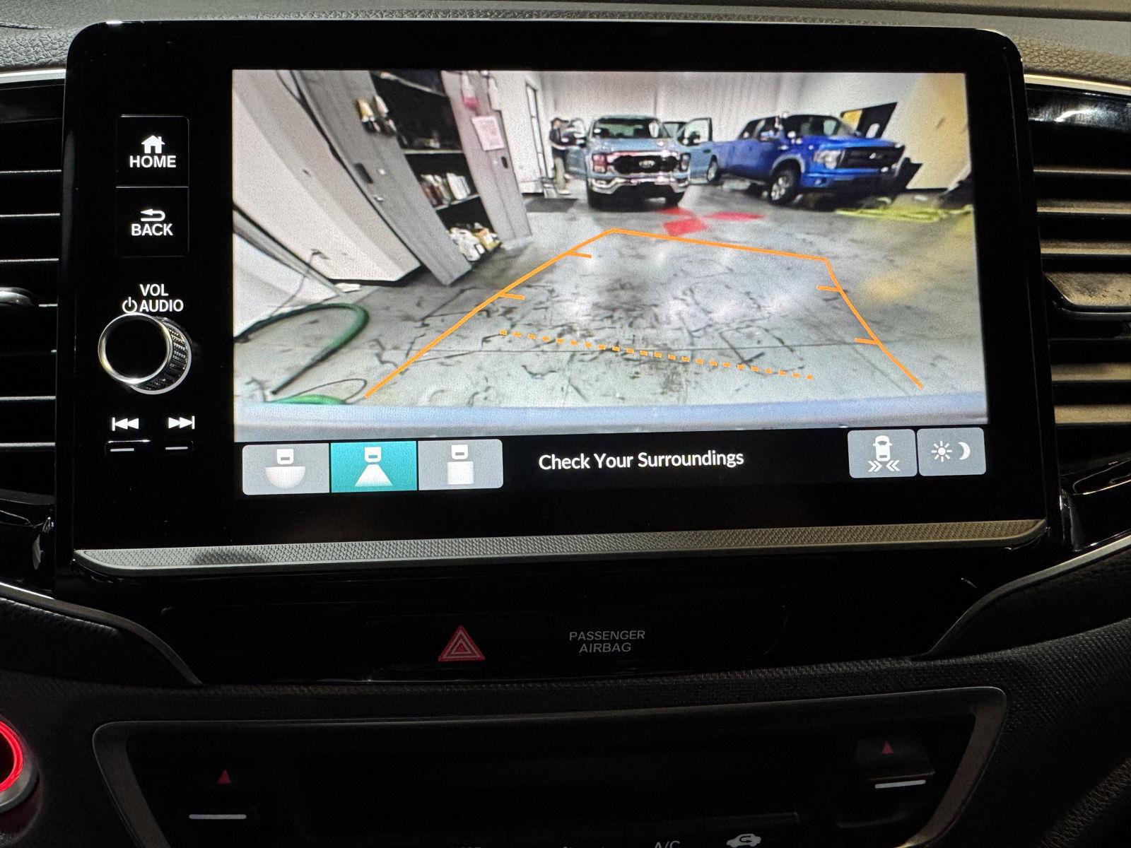 Vehicle photo 37