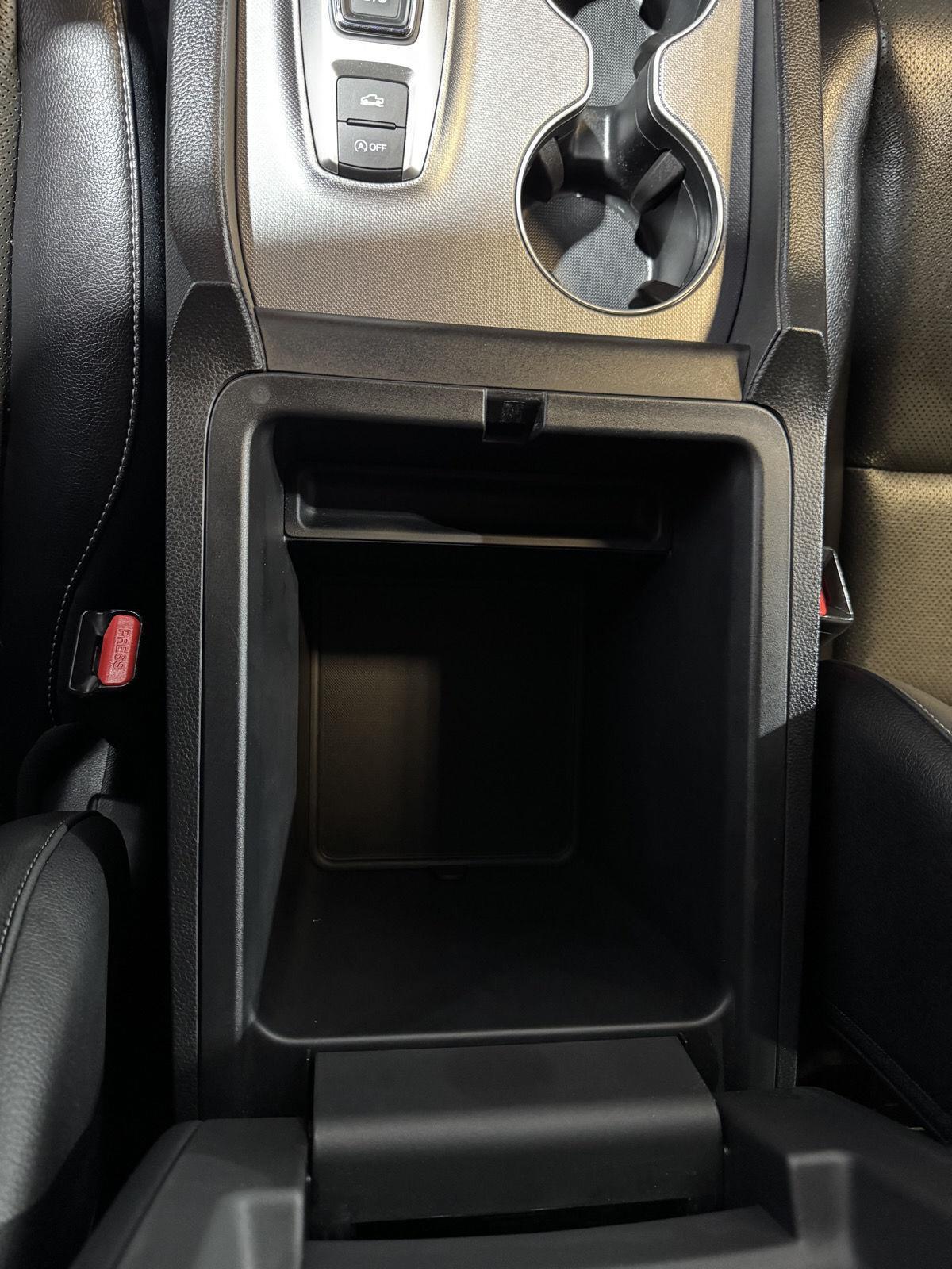 Vehicle photo 41
