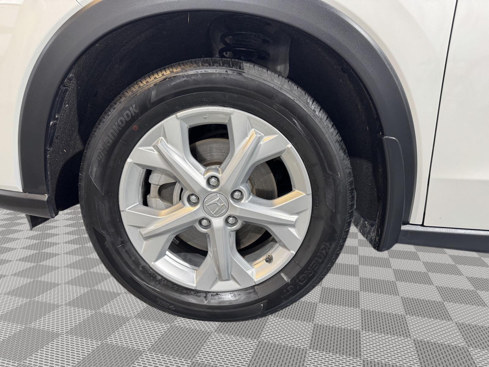 Vehicle photo 10