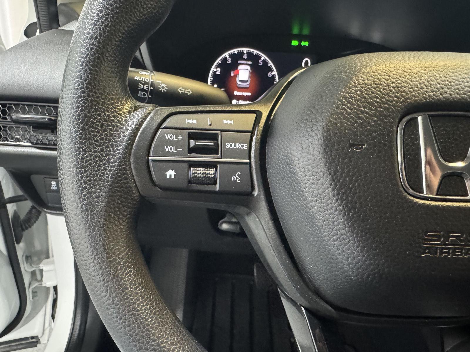 Vehicle photo 14