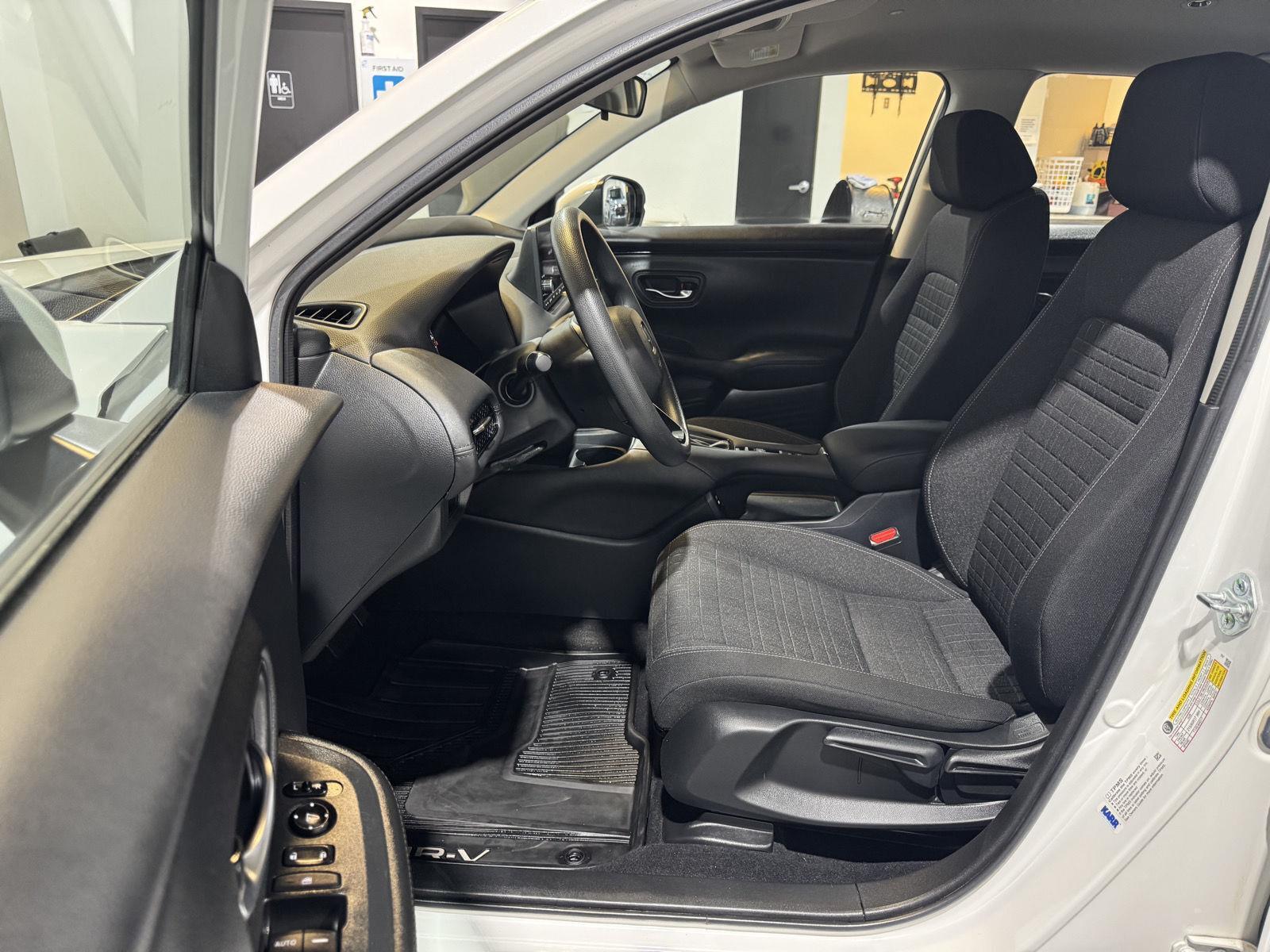 Vehicle photo 17