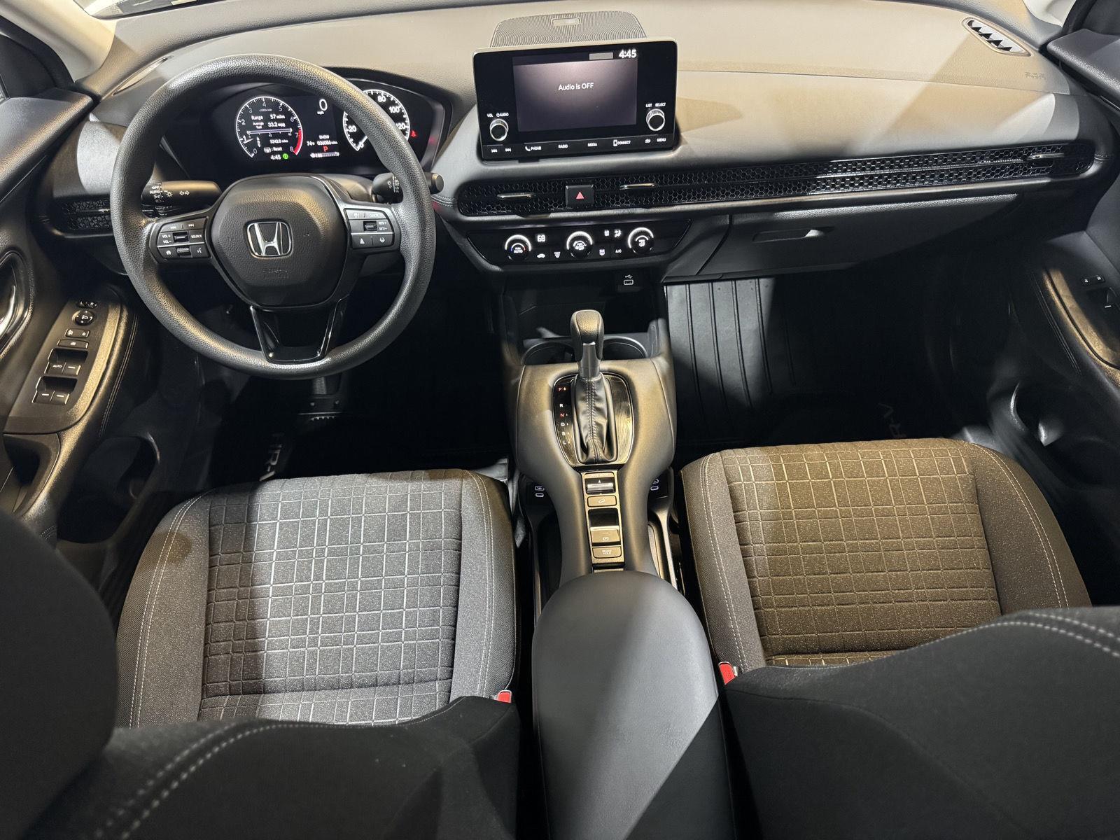 Vehicle photo 20