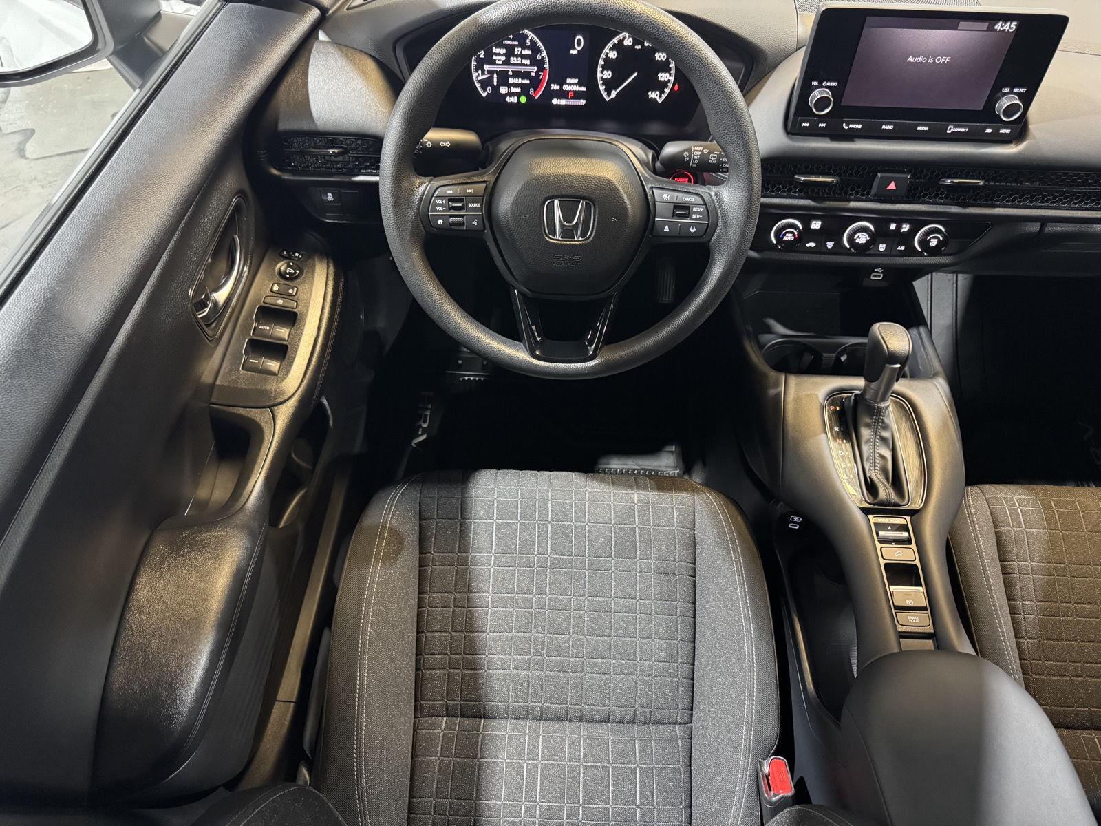 Vehicle photo 21