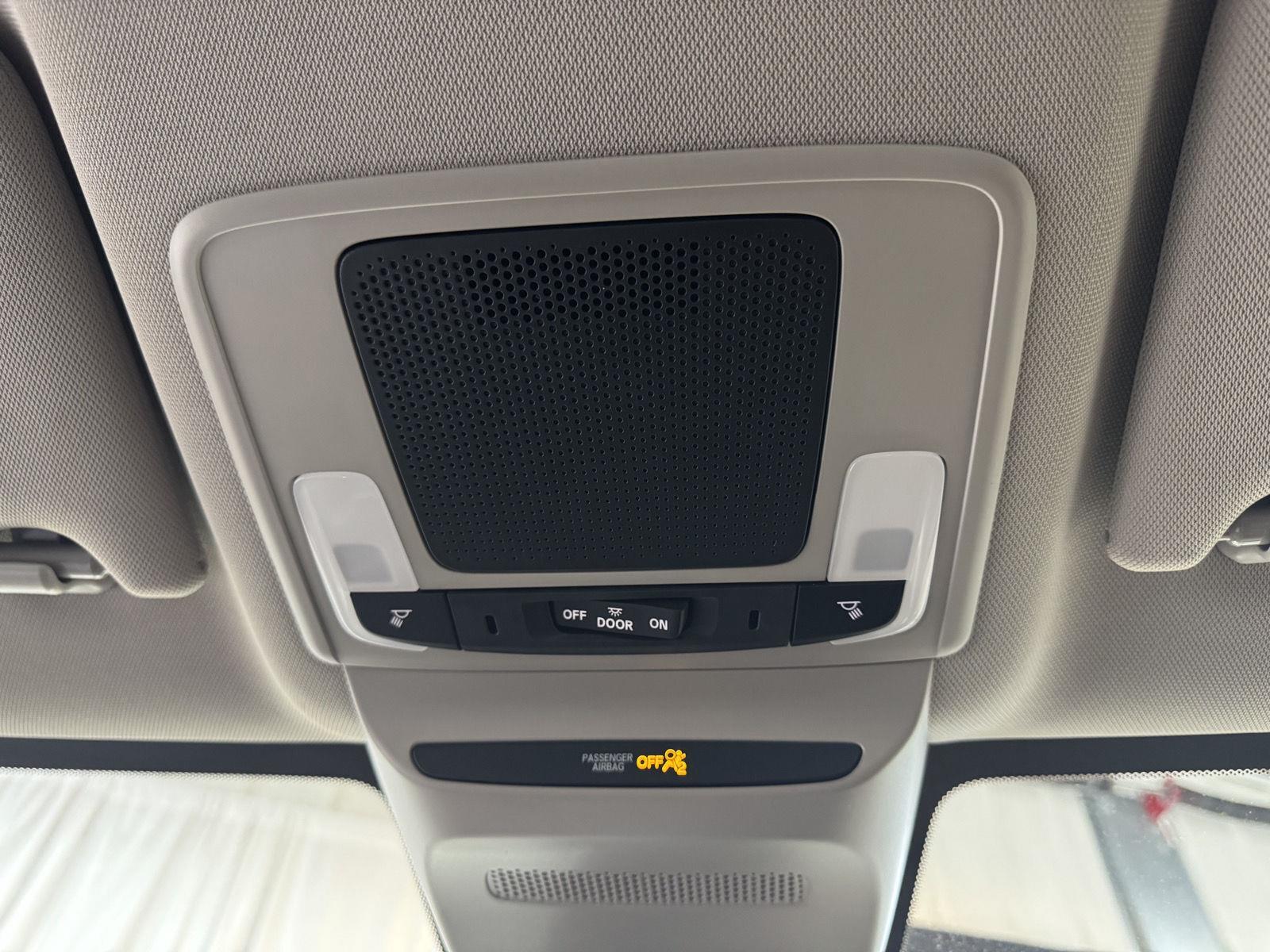 Vehicle photo 27