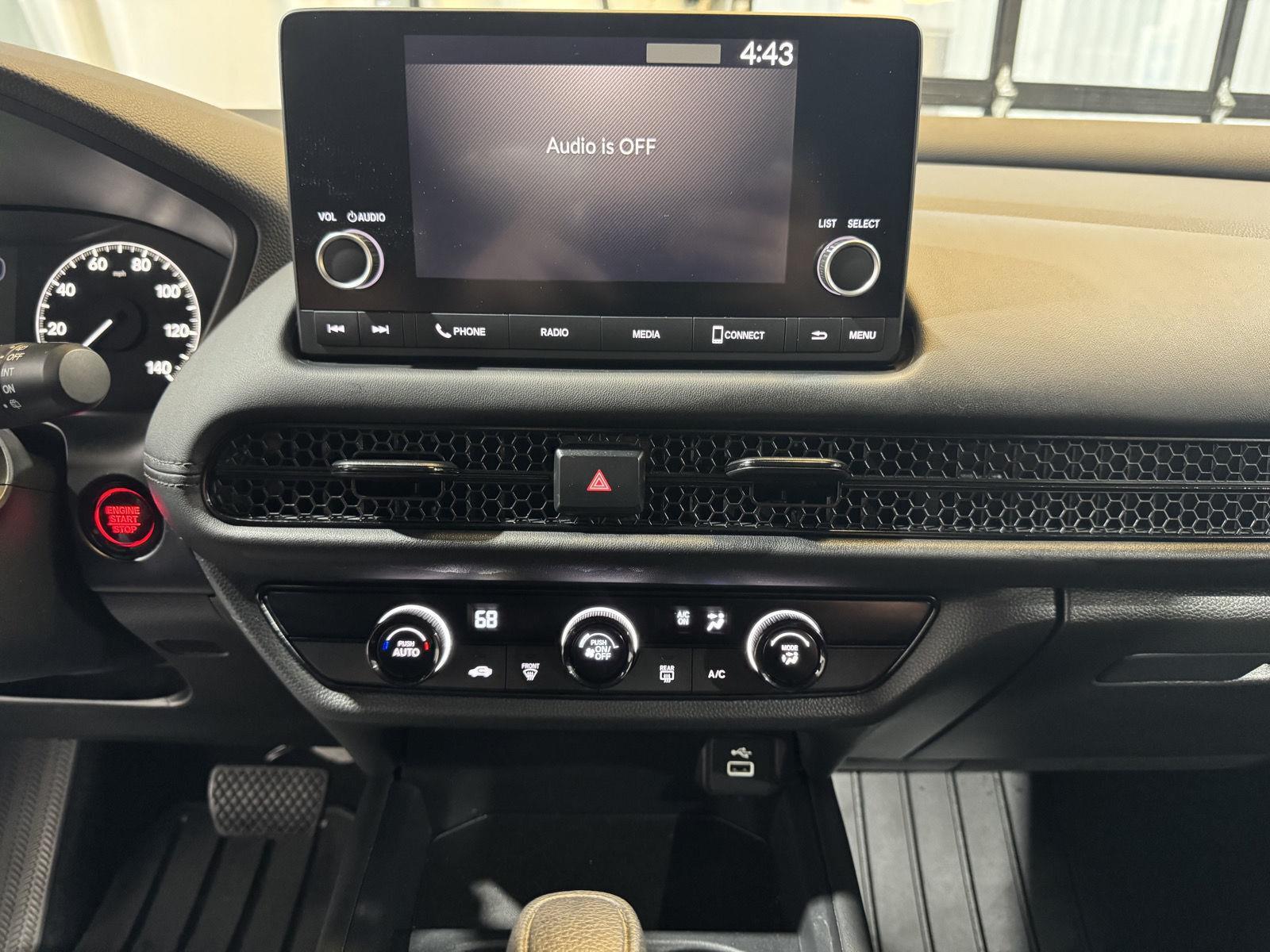 Vehicle photo 34