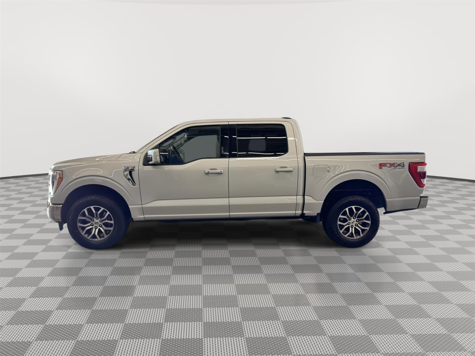 Vehicle photo 2