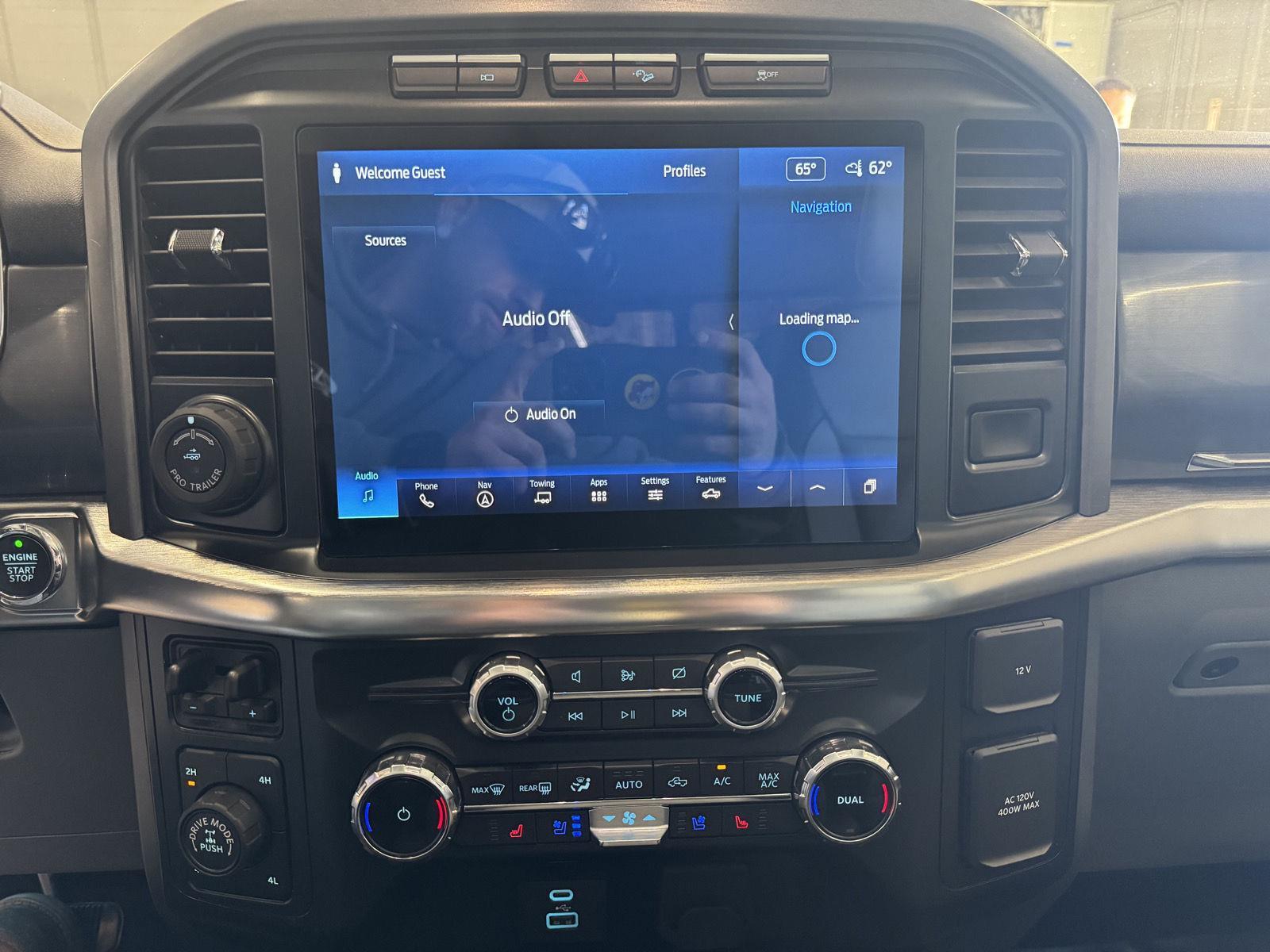 Vehicle photo 3