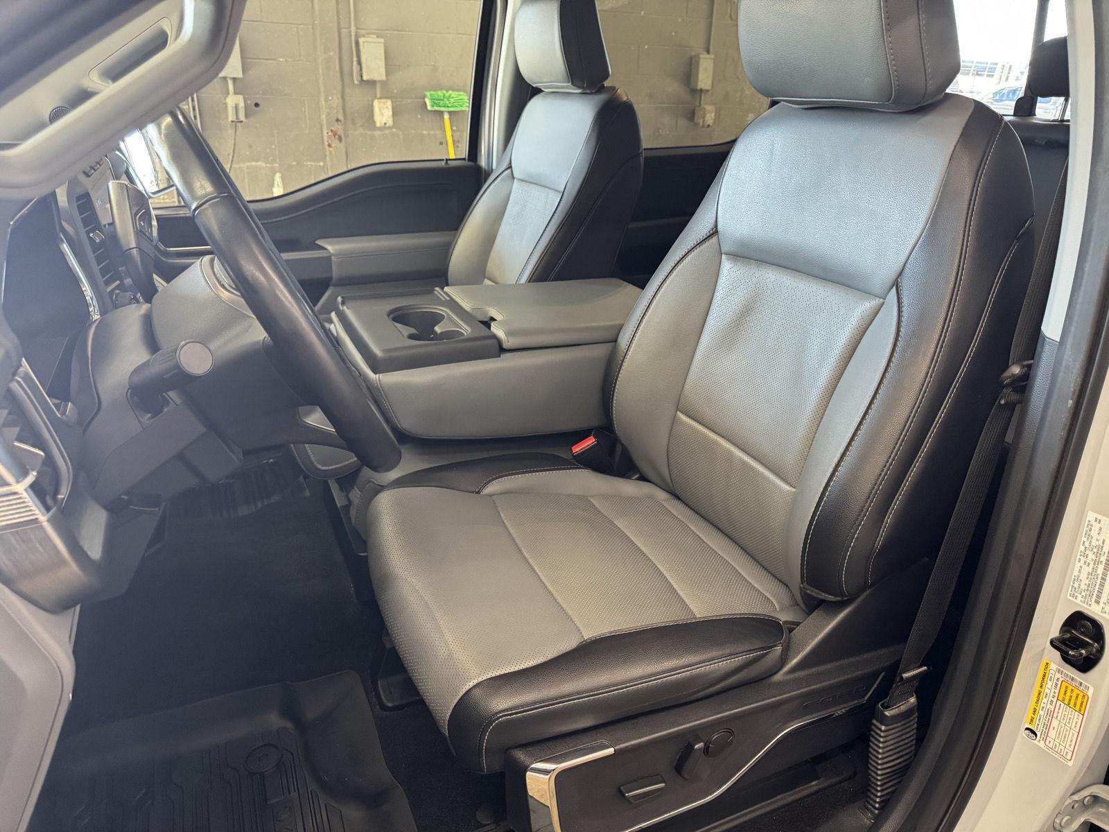 Vehicle photo 15