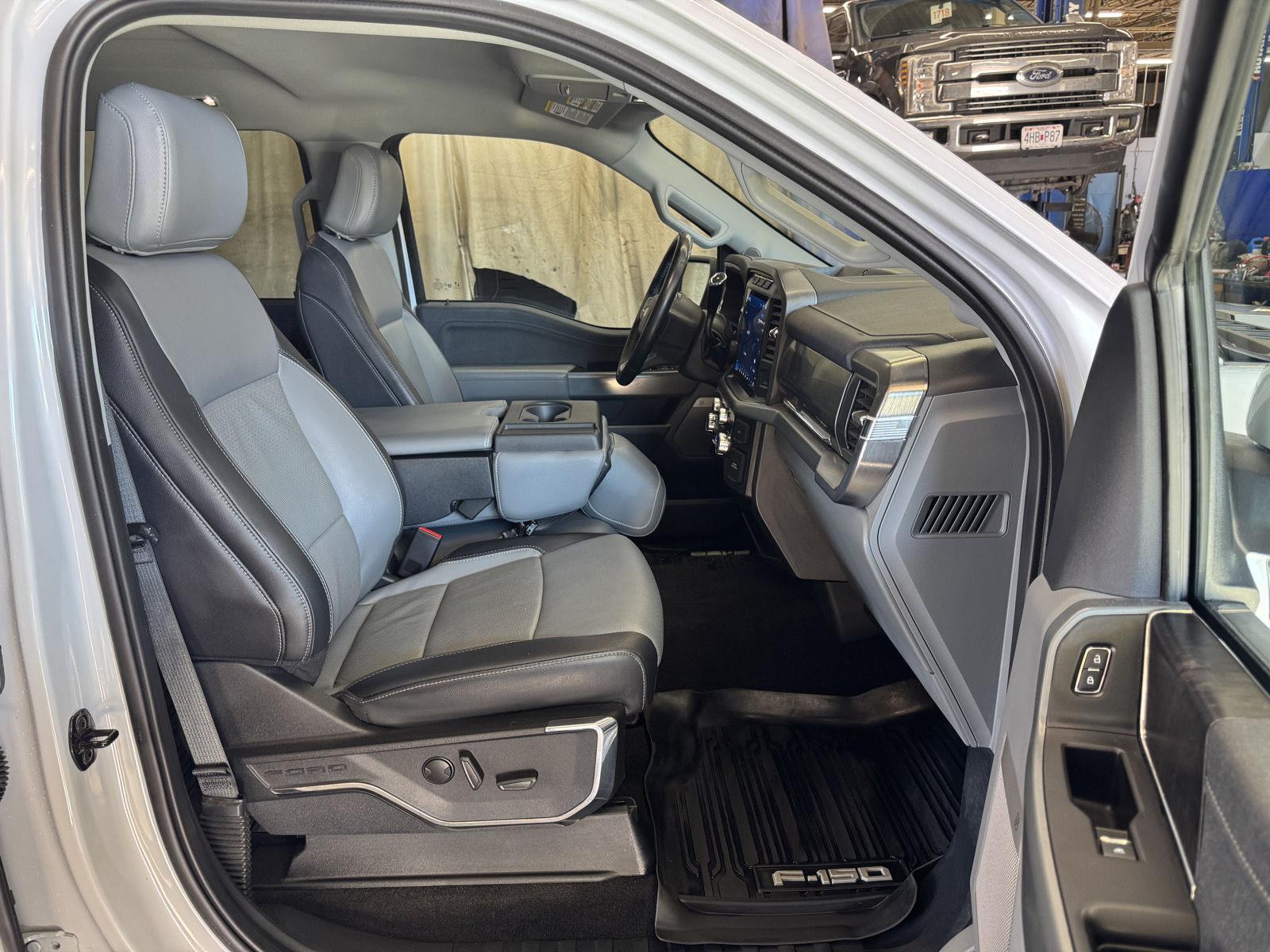 Vehicle photo 20
