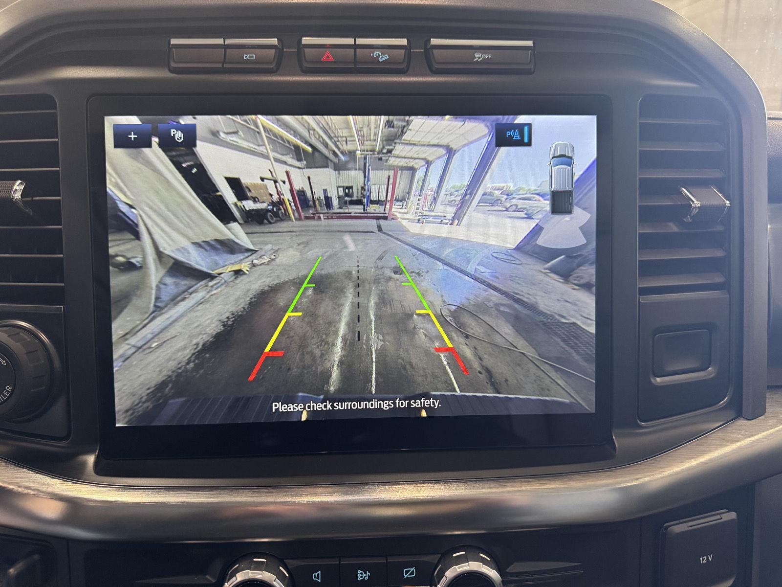Vehicle photo 28