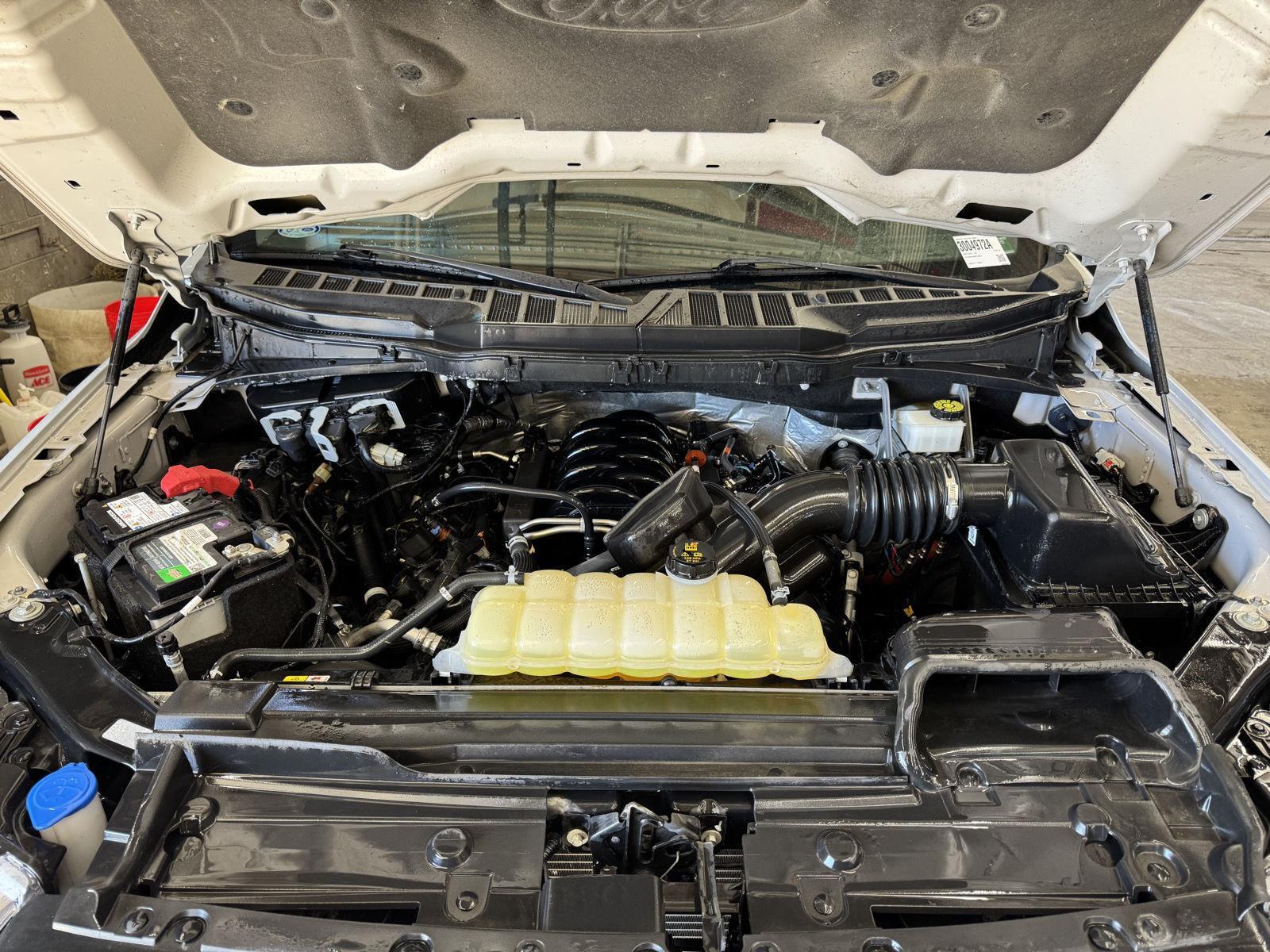Vehicle photo 37