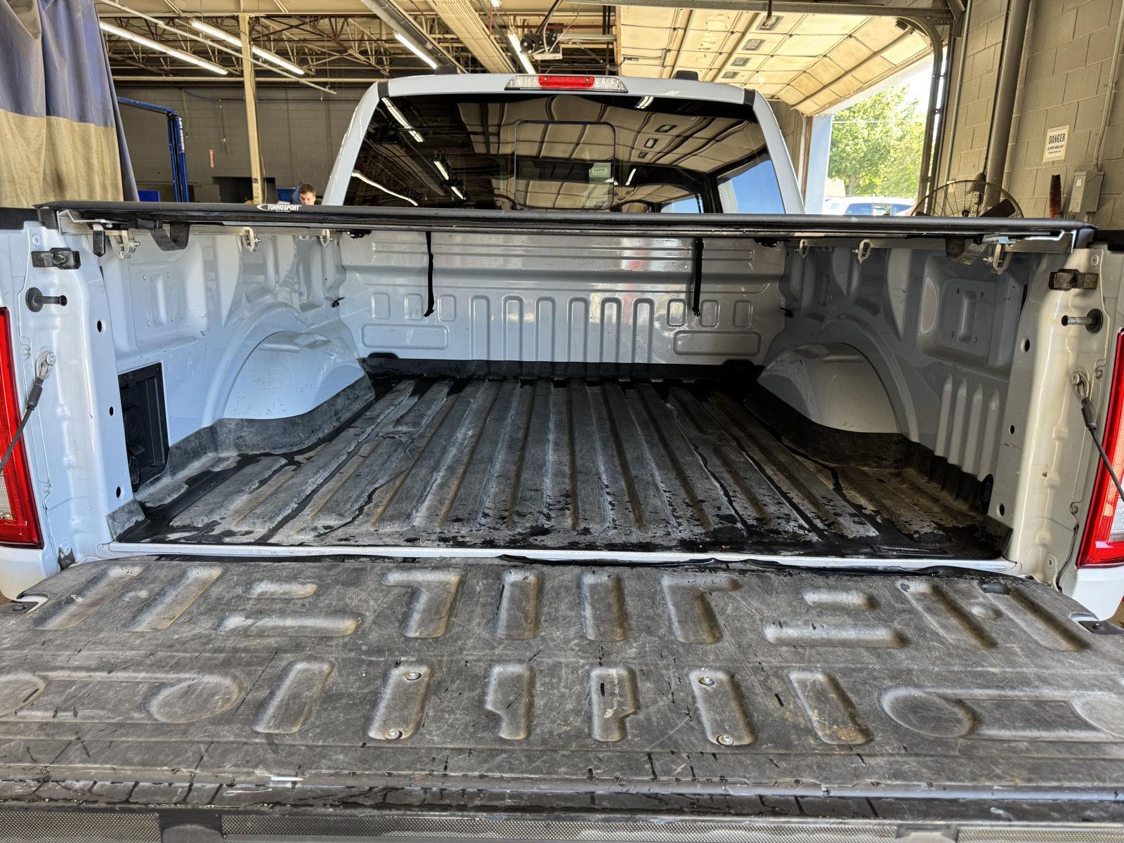 Vehicle photo 38