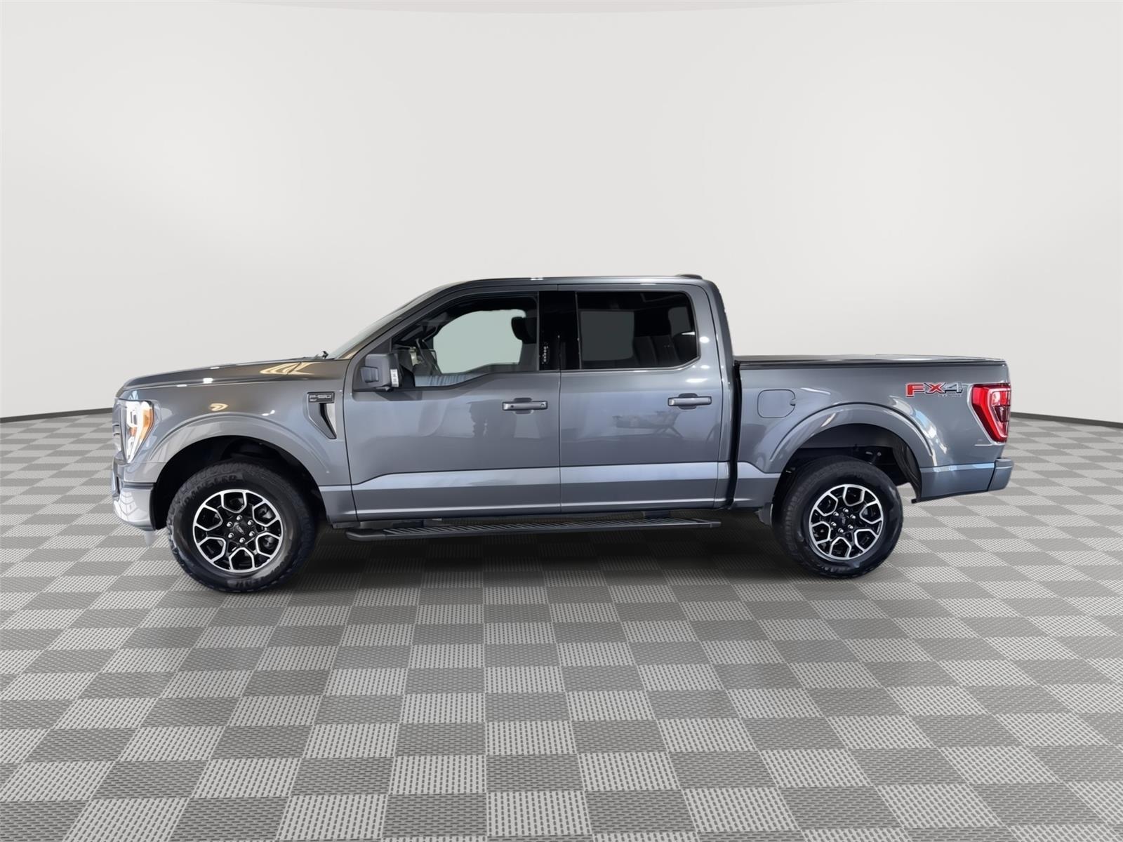 Vehicle photo 2