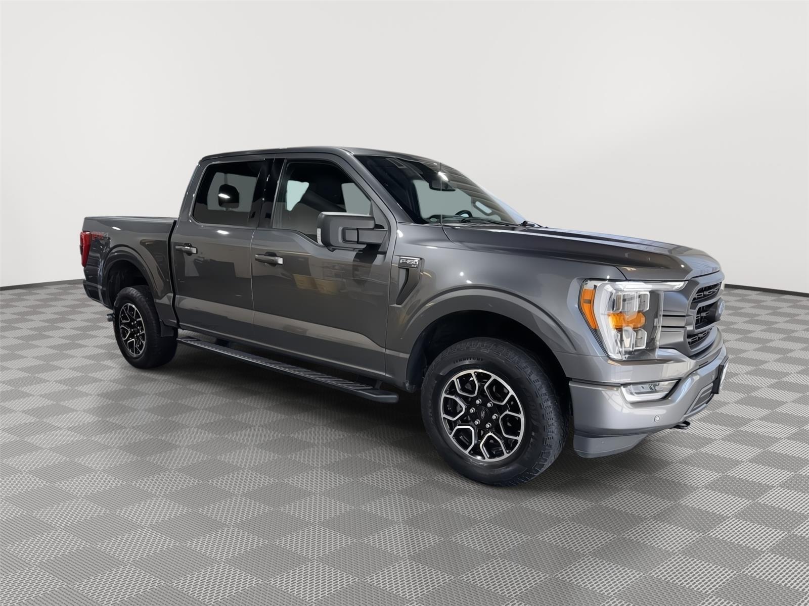 Vehicle photo 6