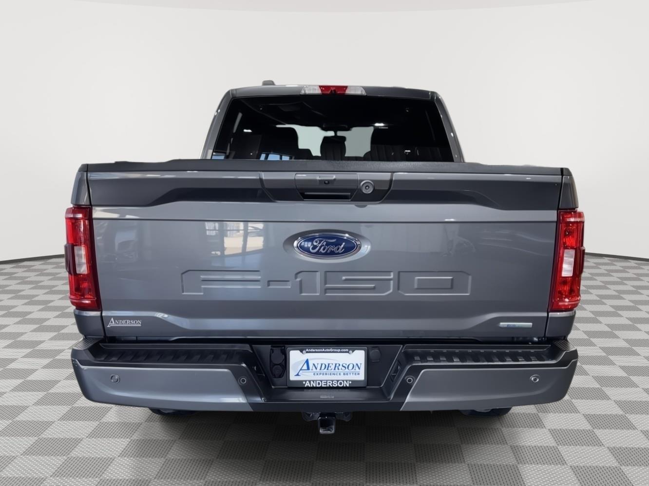 Vehicle photo 9