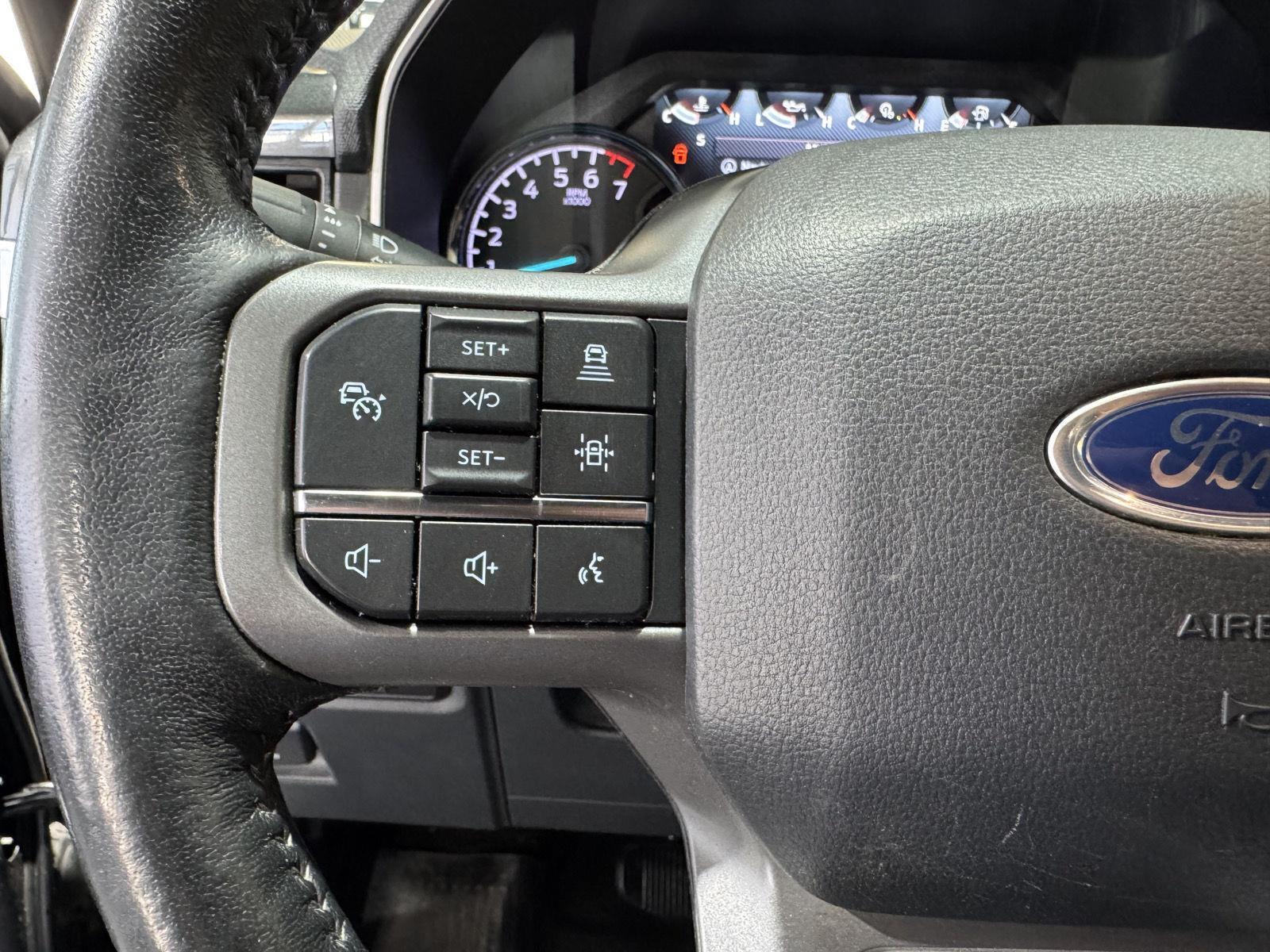 Vehicle photo 15