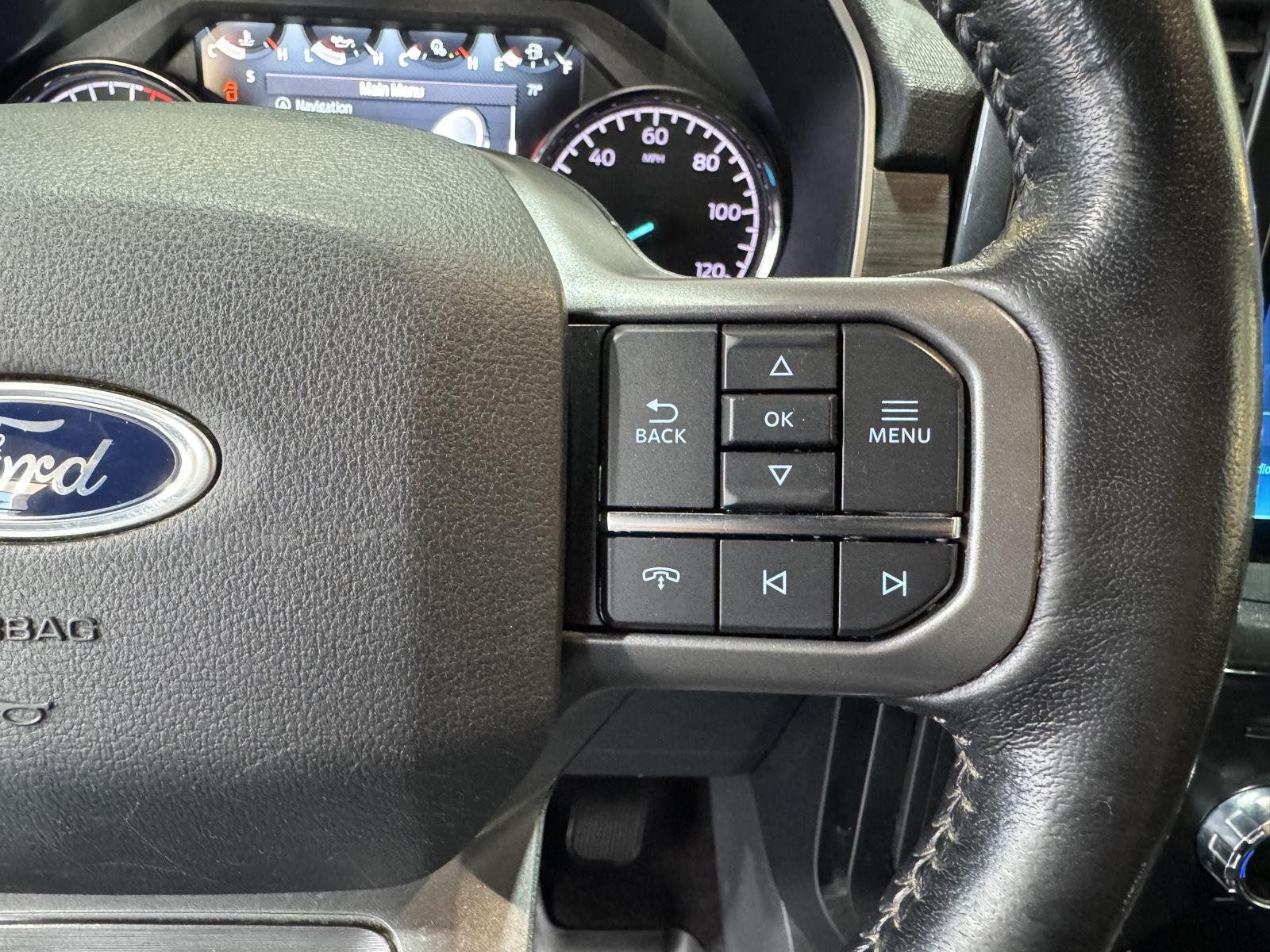 Vehicle photo 16