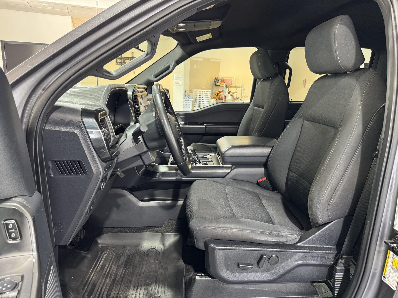Vehicle photo 20