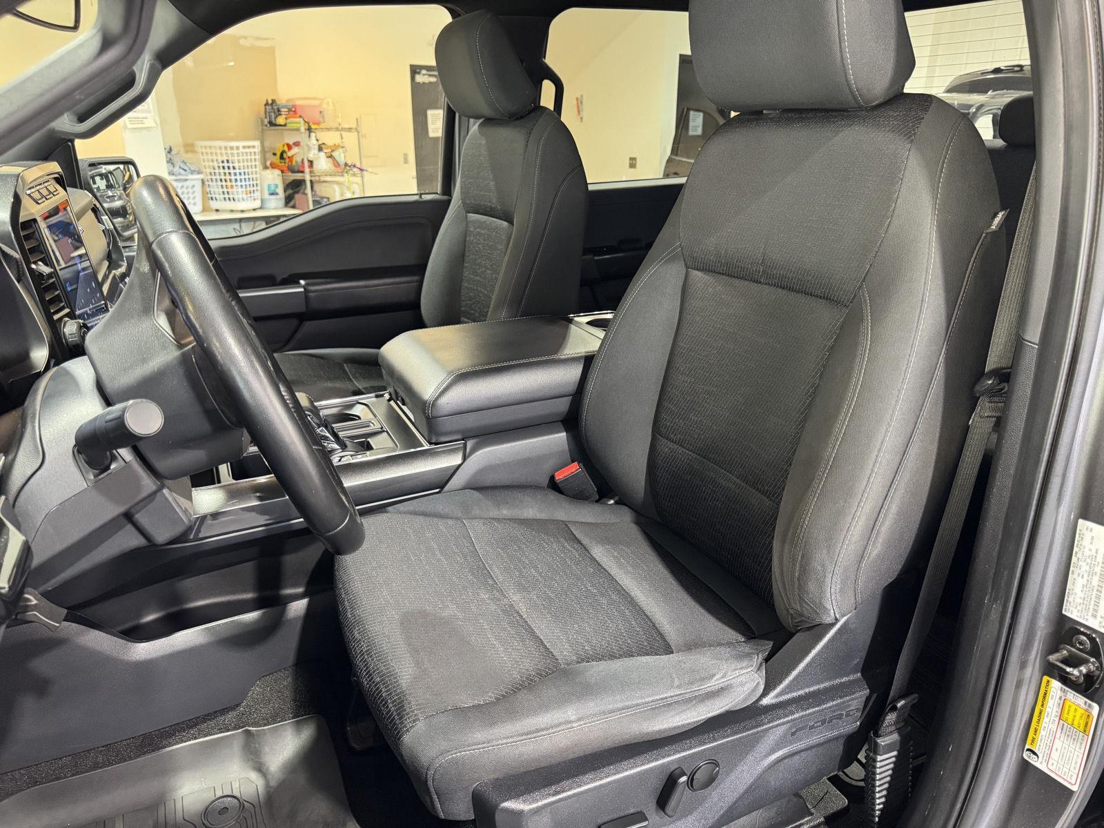 Vehicle photo 21